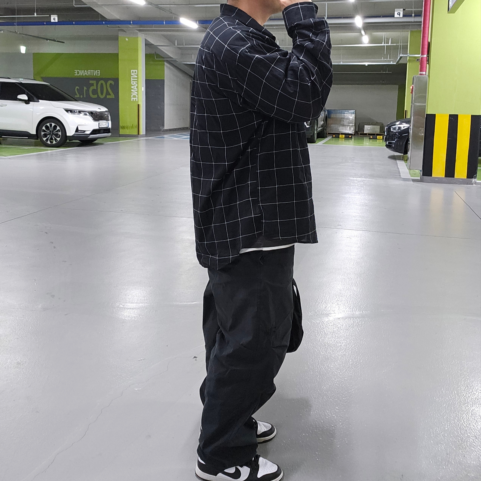 Stussy Wave Dye Beach Shell Jacket Black, IAB Studio x Ottogi Mayonnaise 50th Anniversary T-Shirt White 착용 스타일 - 7