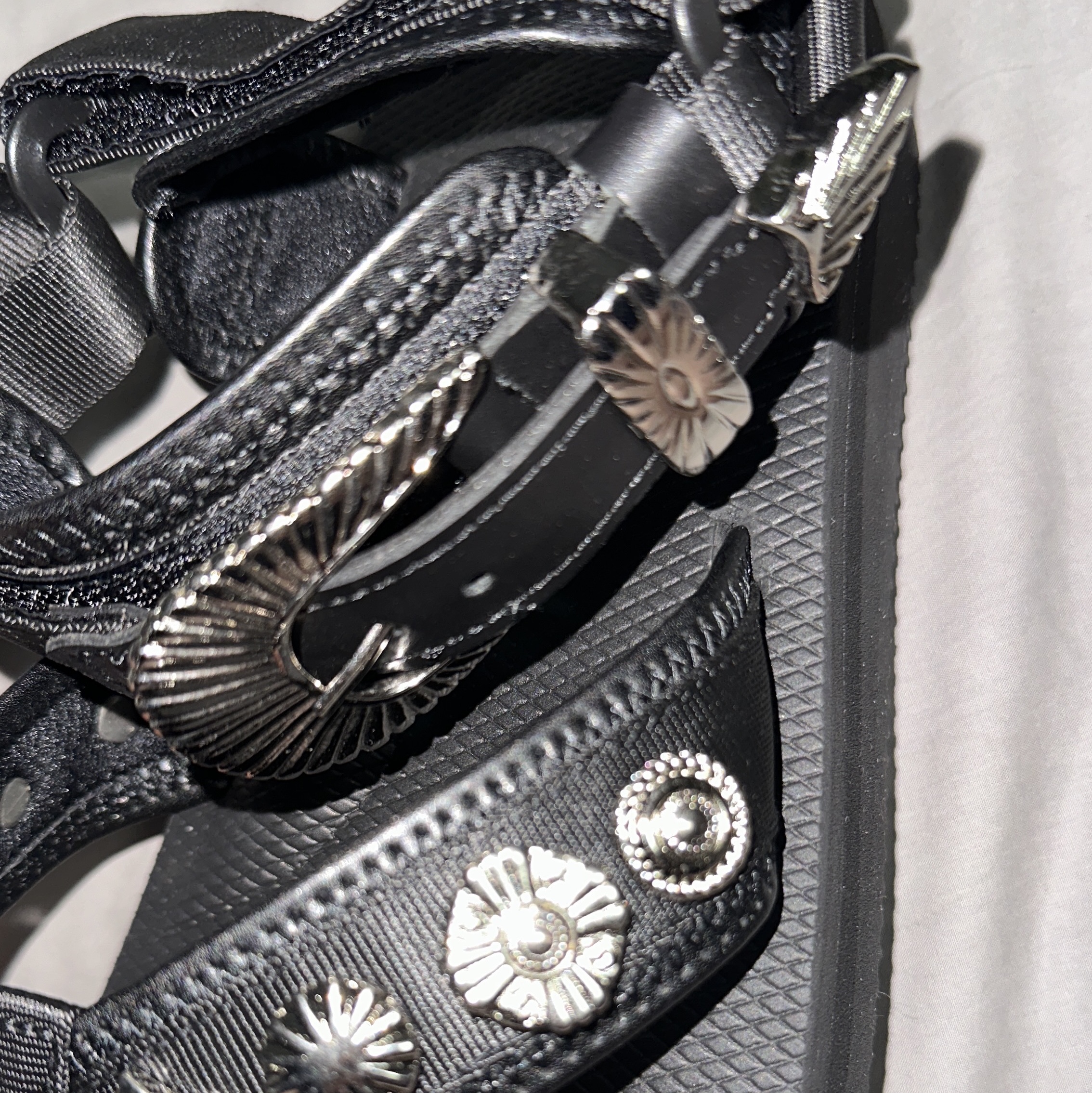 Toga x Suicoke Tono Sandals Black 착용 스타일