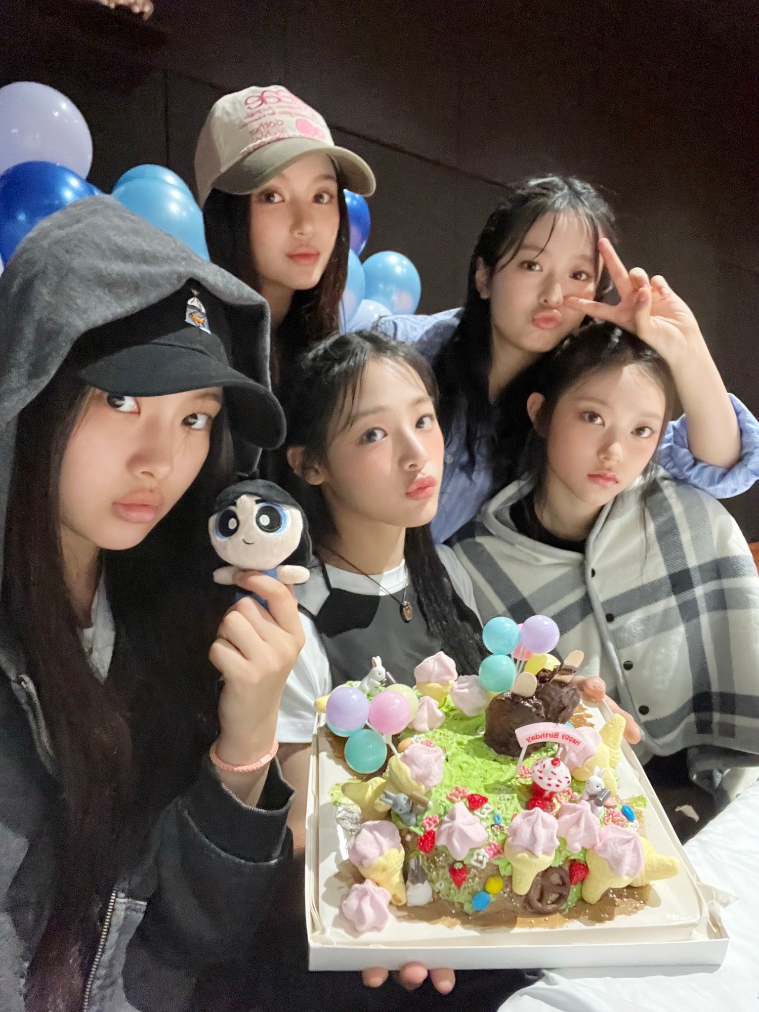 Newjeans x The Powerpuff Girls Doll Medium Minji 착용 스타일 - 3