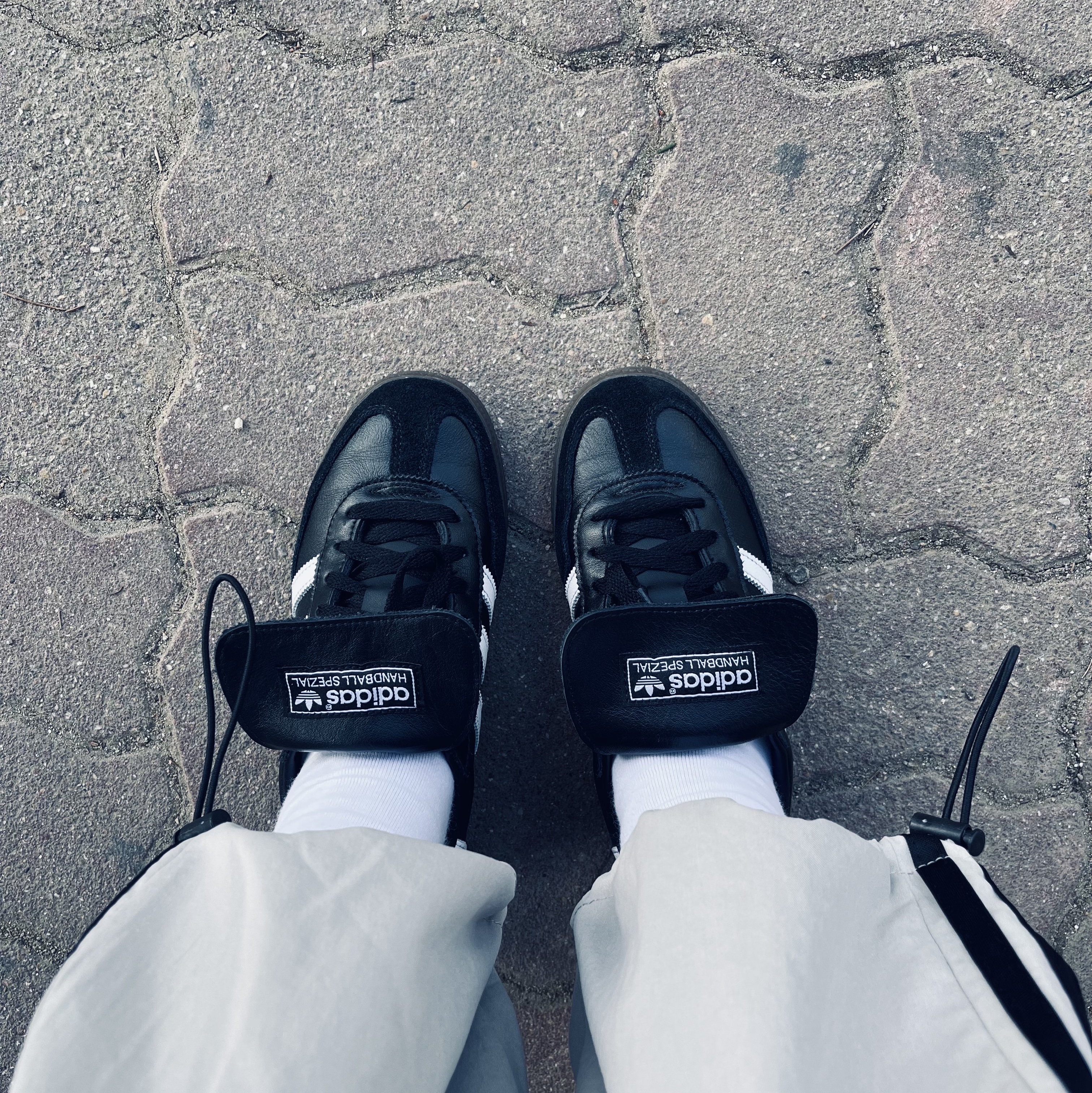 Adidas Spezial Handball Core Black Cloud White 착용 스타일