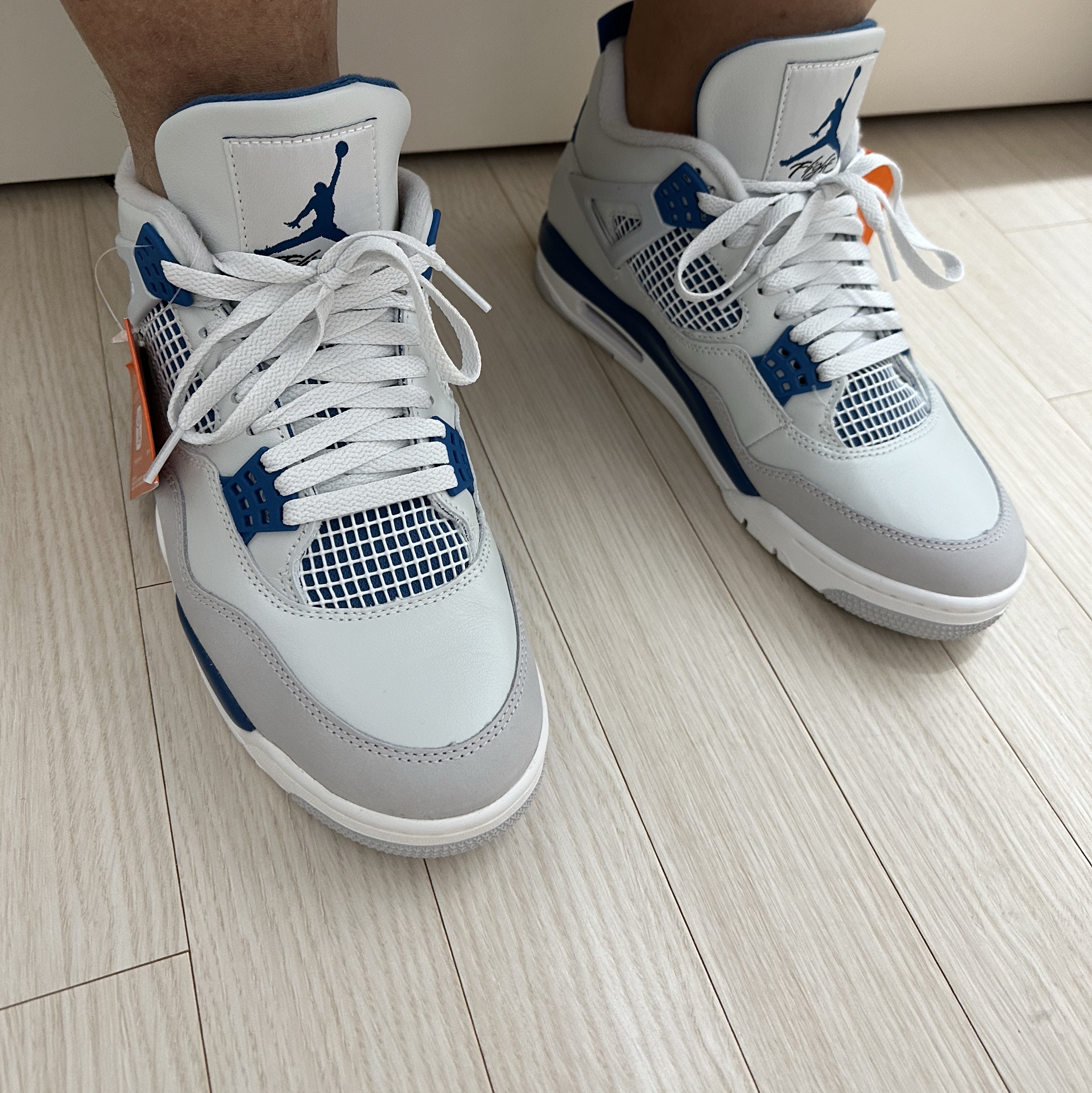 Jordan 4 Retro Industrial Blue 착용 스타일
