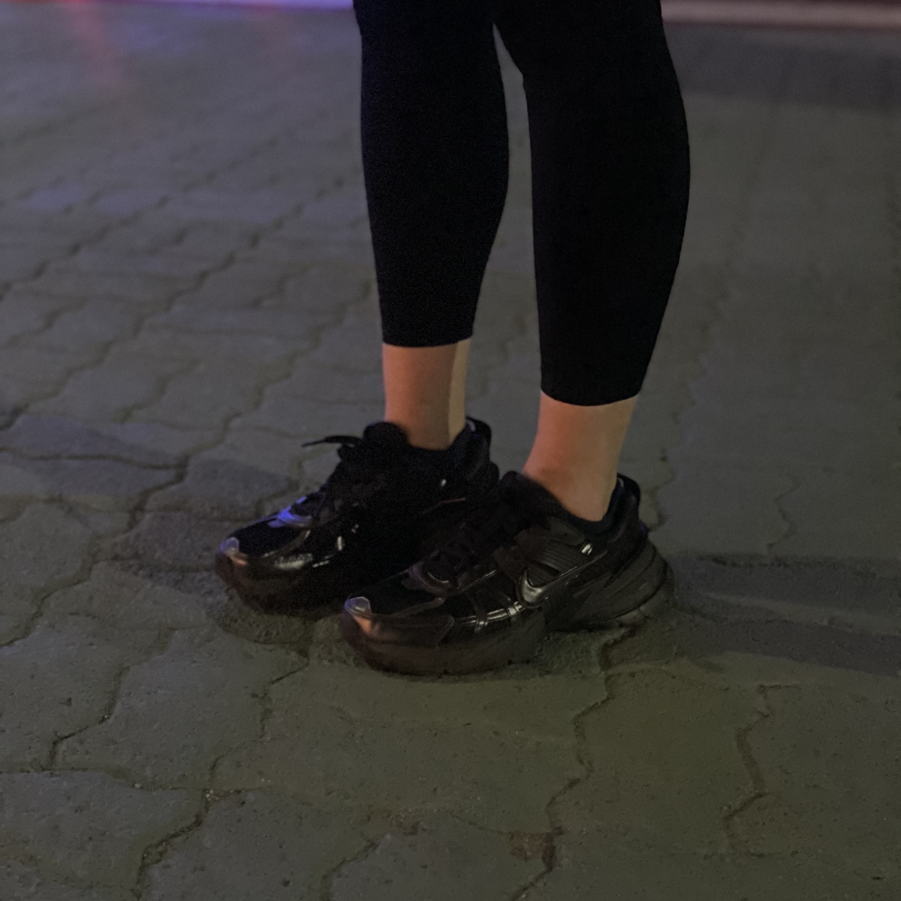 Nike V2K Run Black Anthracite 착용 스타일