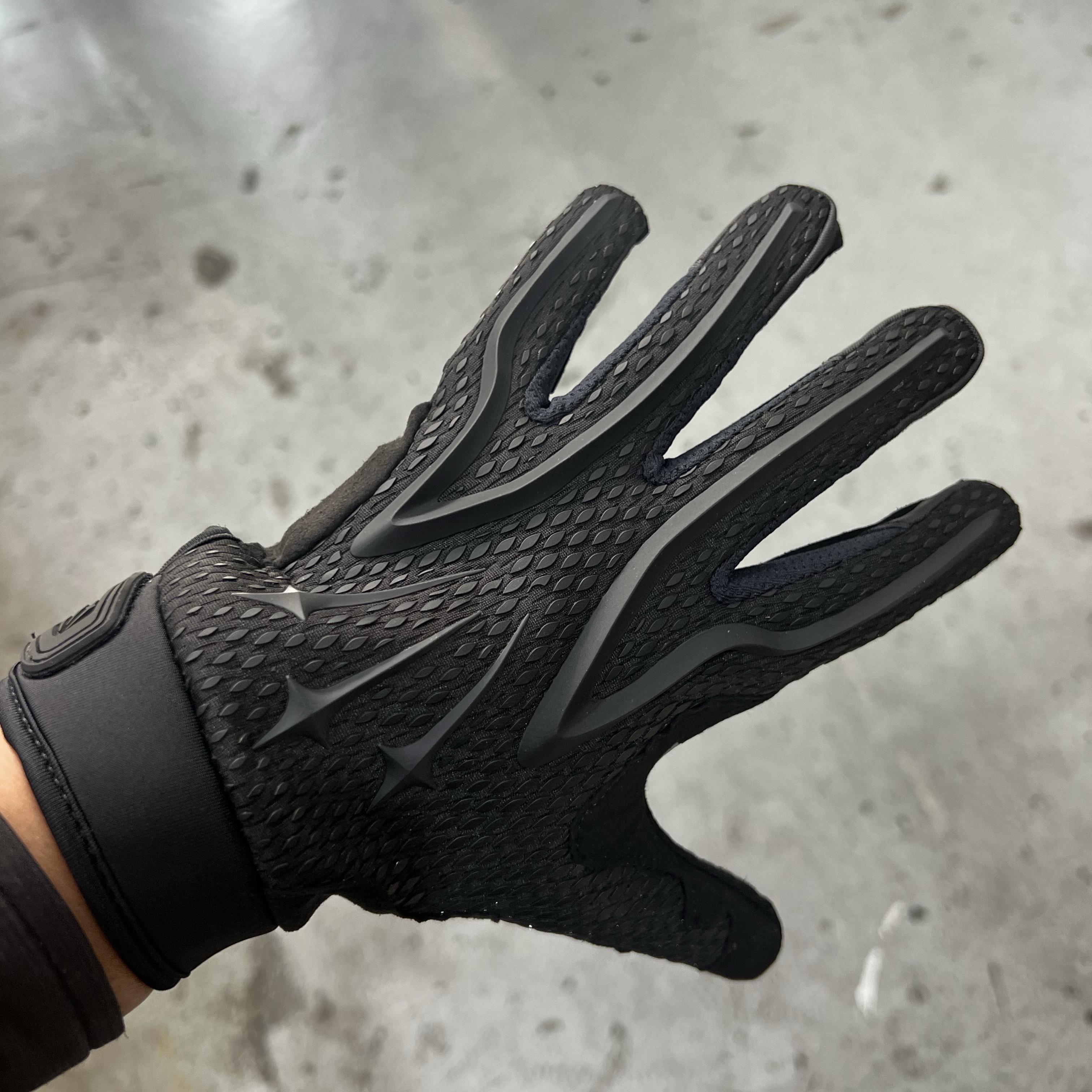 Nike x Drake Nocta Gloves Black 착용 스타일