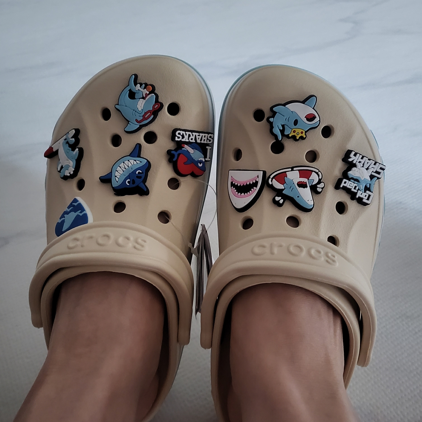Crocs Bayaband Clog Winter White Multi 착용 스타일