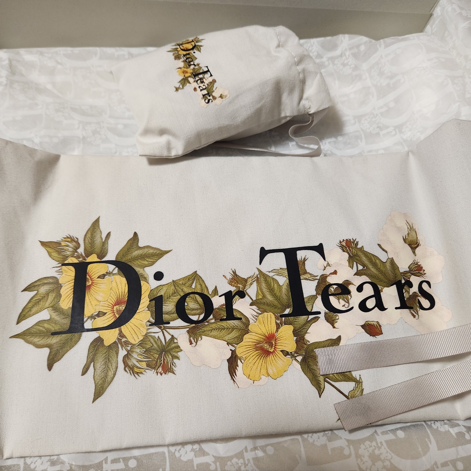 Dior x Denim Tears Dior Tears B33 Sneakers Blue Multicolor Mohair Navy Blue Suede 착용 스타일 - 2