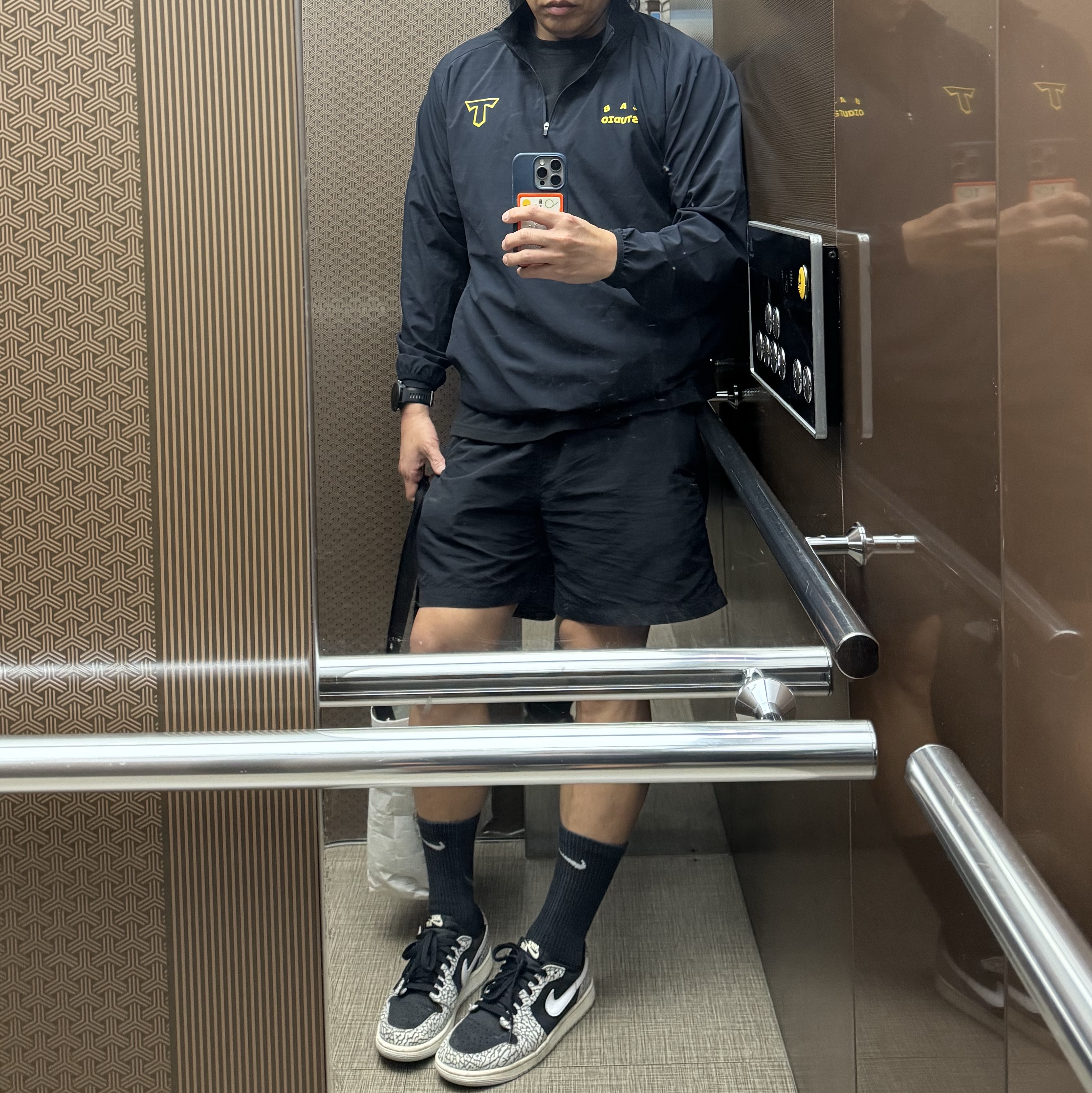 Jordan 1 Retro Low OG Black Cement, Nike NRG ACG Trail Shorts Black Dark Smoke Grey - Asia 착용 스타일