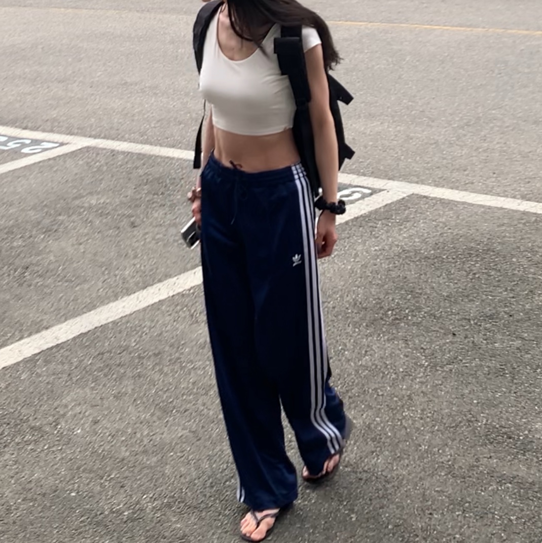 (W) Adidas Originals Firebird Loose Track Pants Dark Blue - KR Sizing 착용 스타일 - 1