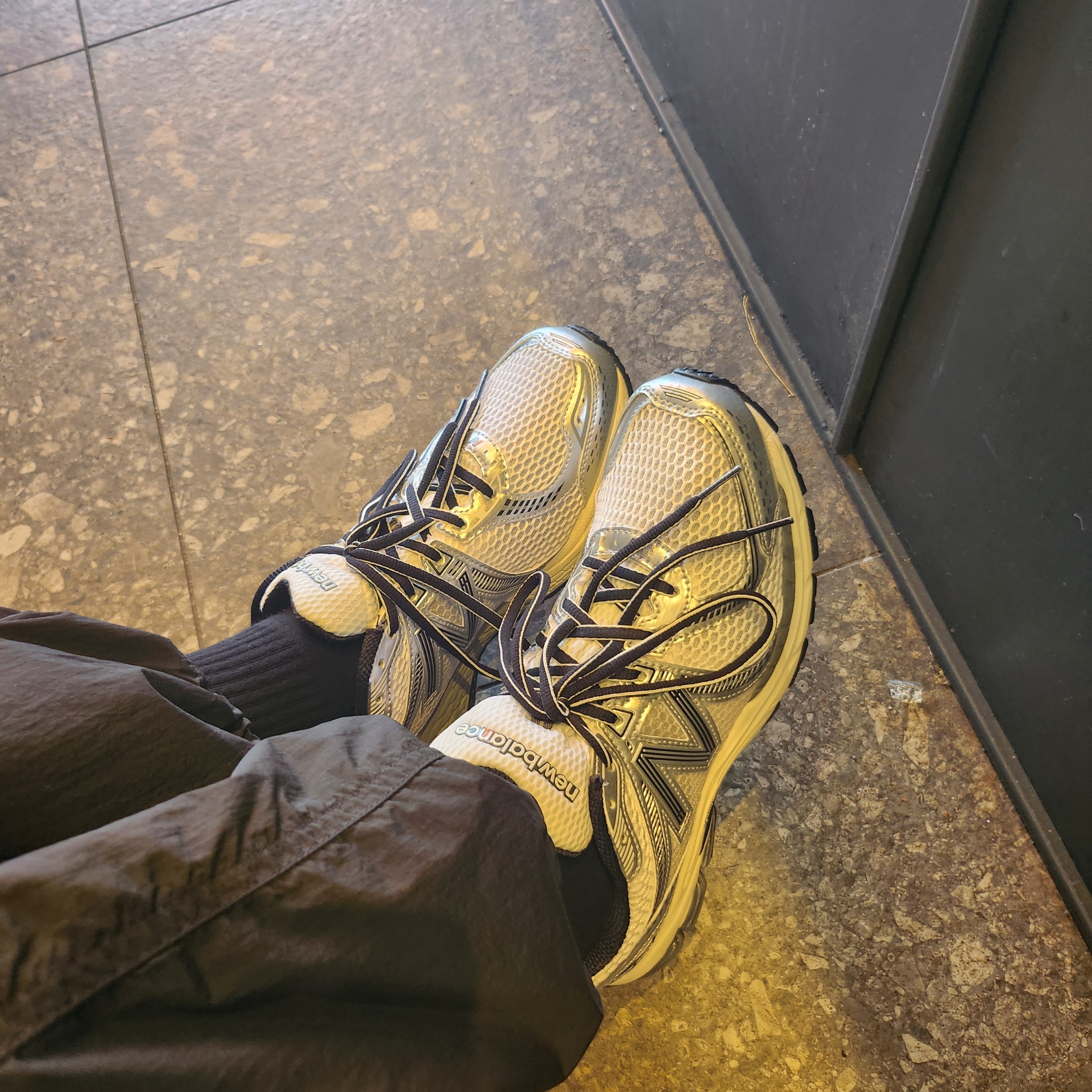 New Balance 860v2 Optic White 착용 스타일 - 1