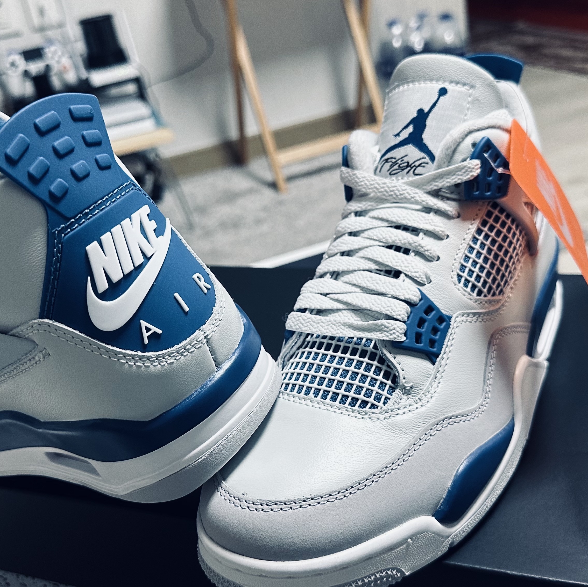 Jordan 4 Retro Industrial Blue 착용 스타일 - 3