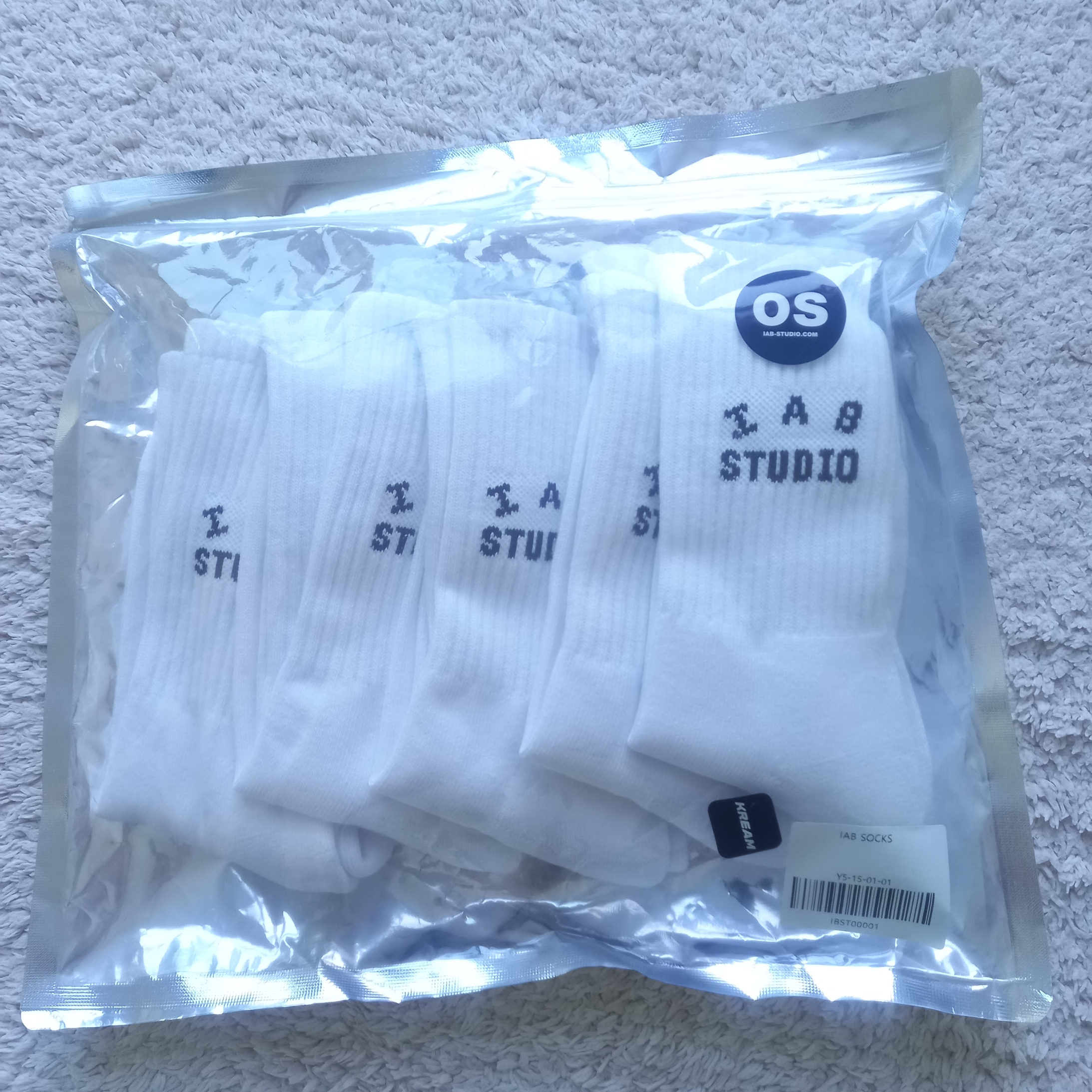 IAB Studio Socks White (5 Pack), Salomon RX Slide 3.0 Black Plum Kitten 착용 스타일 - 1