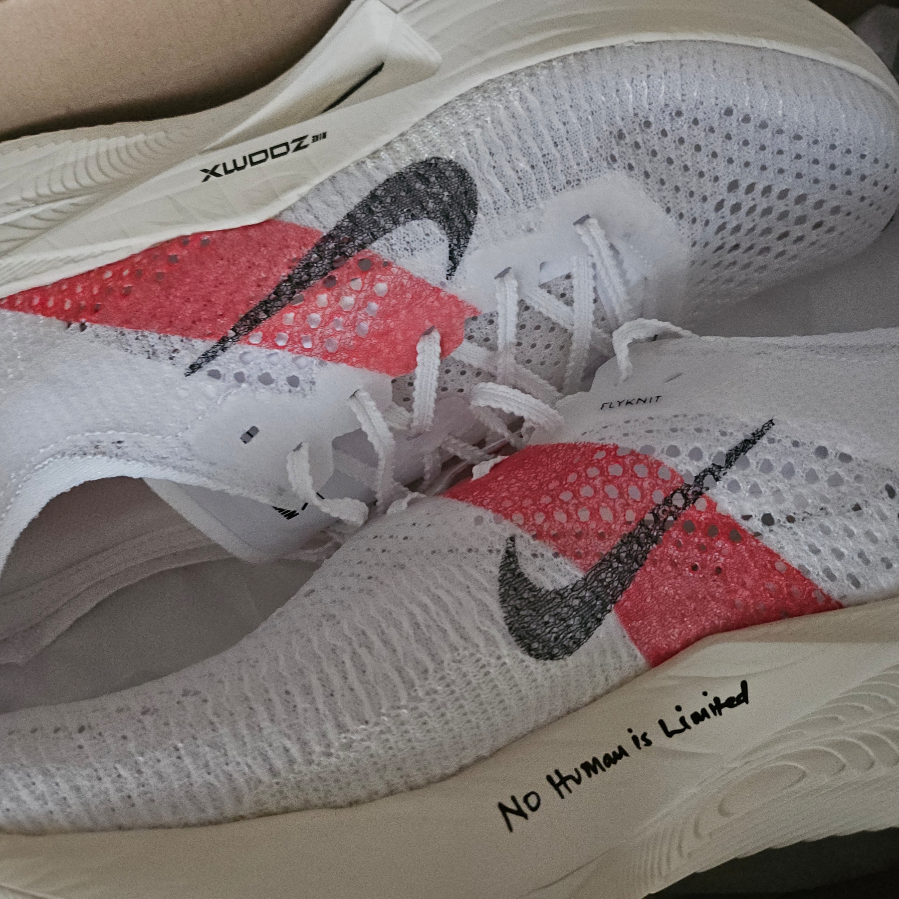 Nike ZoomX Vaporfly Next% 3 Eliud Kipchoge 착용 스타일