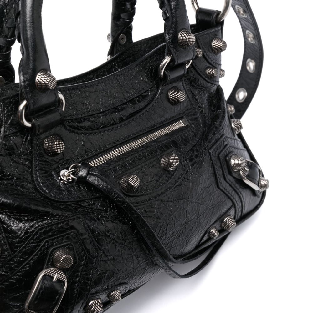 Balenciaga Neo Cagole Small Tote Bag Black 착용 스타일 - 2