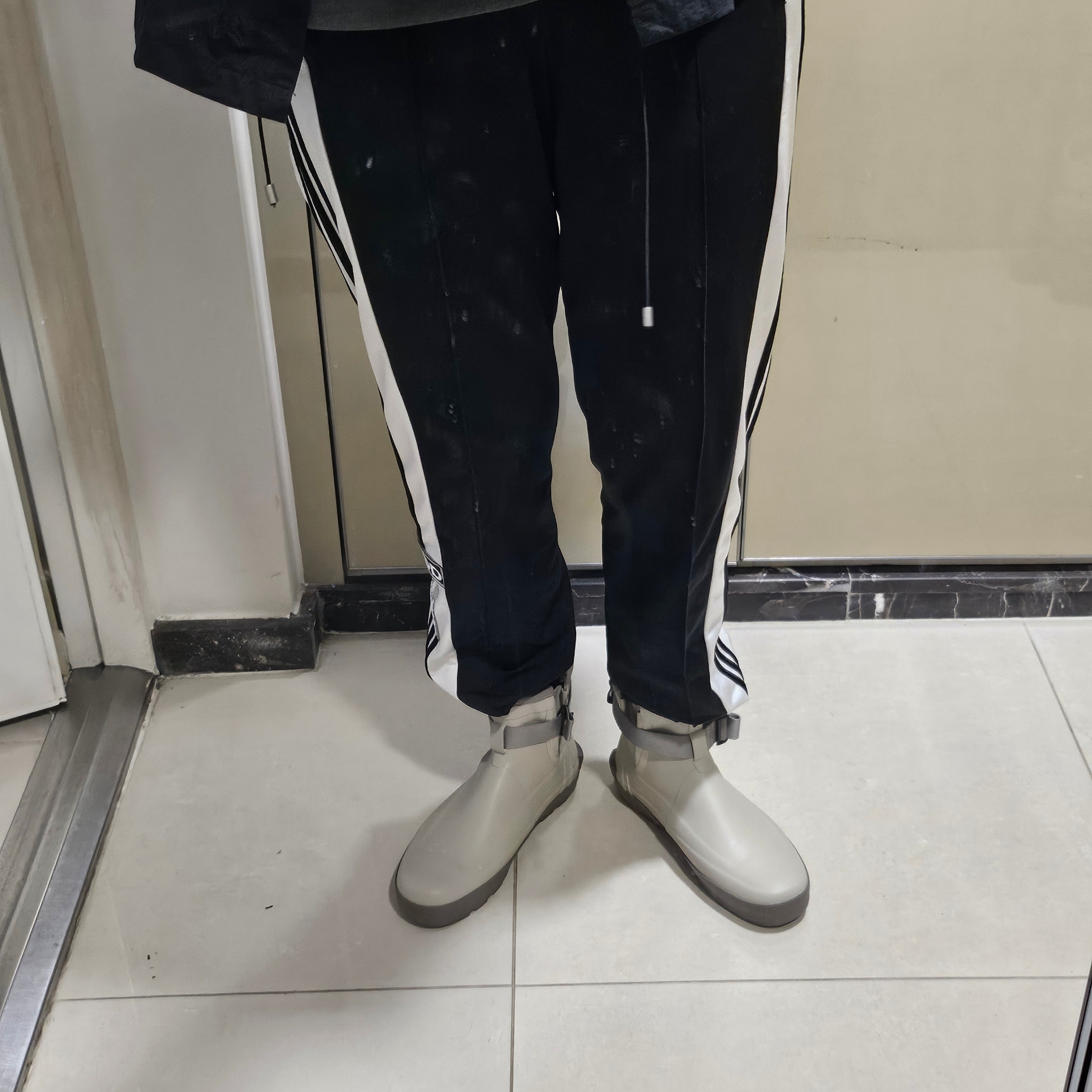 [KREAM 단독] Moonstar 810s ET027 Marke Modi Beige 착용 스타일
