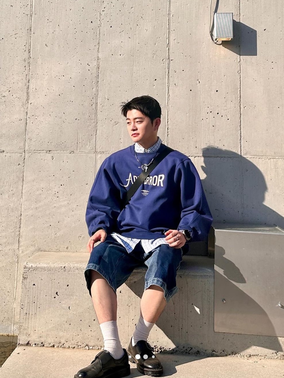 Ader Error Verif Logo Sweatshirt Navy, Porter Tanker Shoulder Bag Black 착용 스타일 - 2
