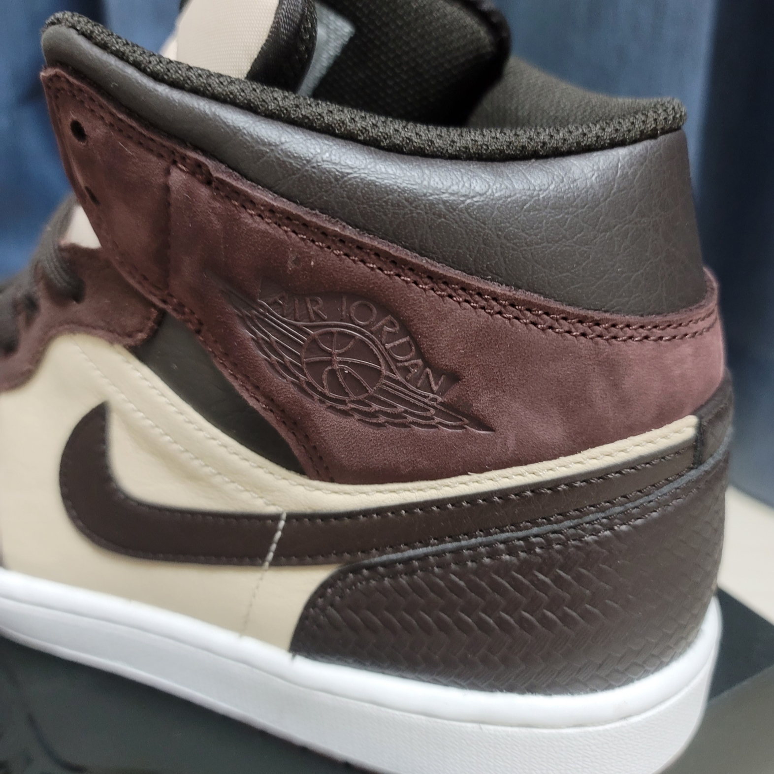 Jordan 1 Mid SE Paris YMCA 착용 스타일 - 2