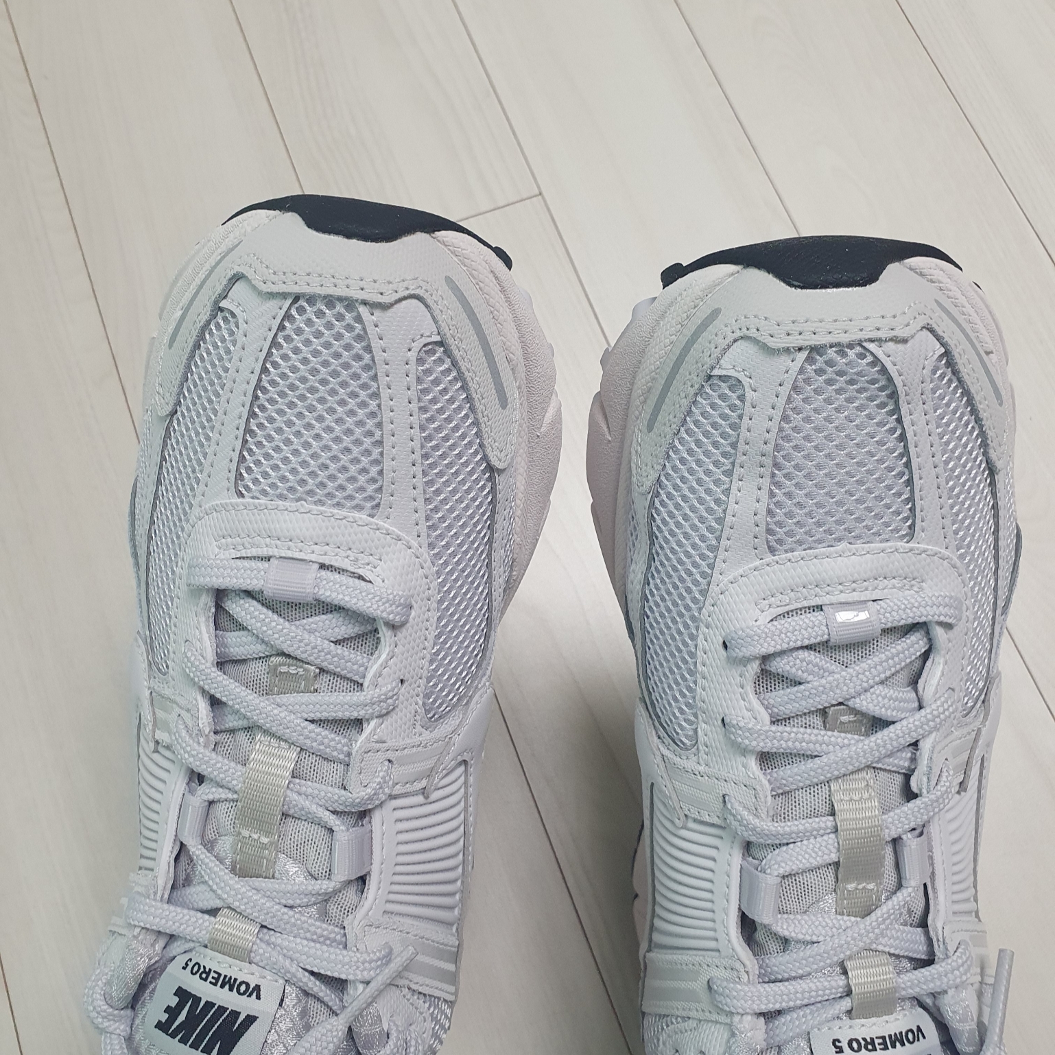 Nike Zoom Vomero 5 SP Vast Grey 2023 착용 스타일 - 4