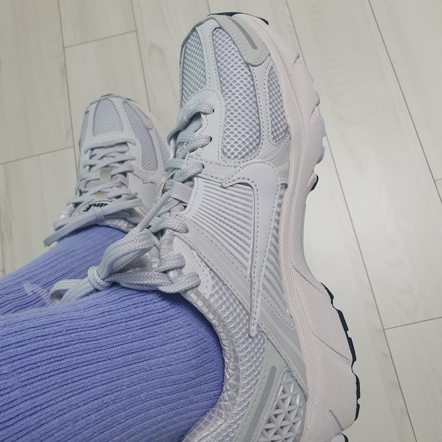 Nike Zoom Vomero 5 SP Vast Grey 2023 착용 스타일 - 2