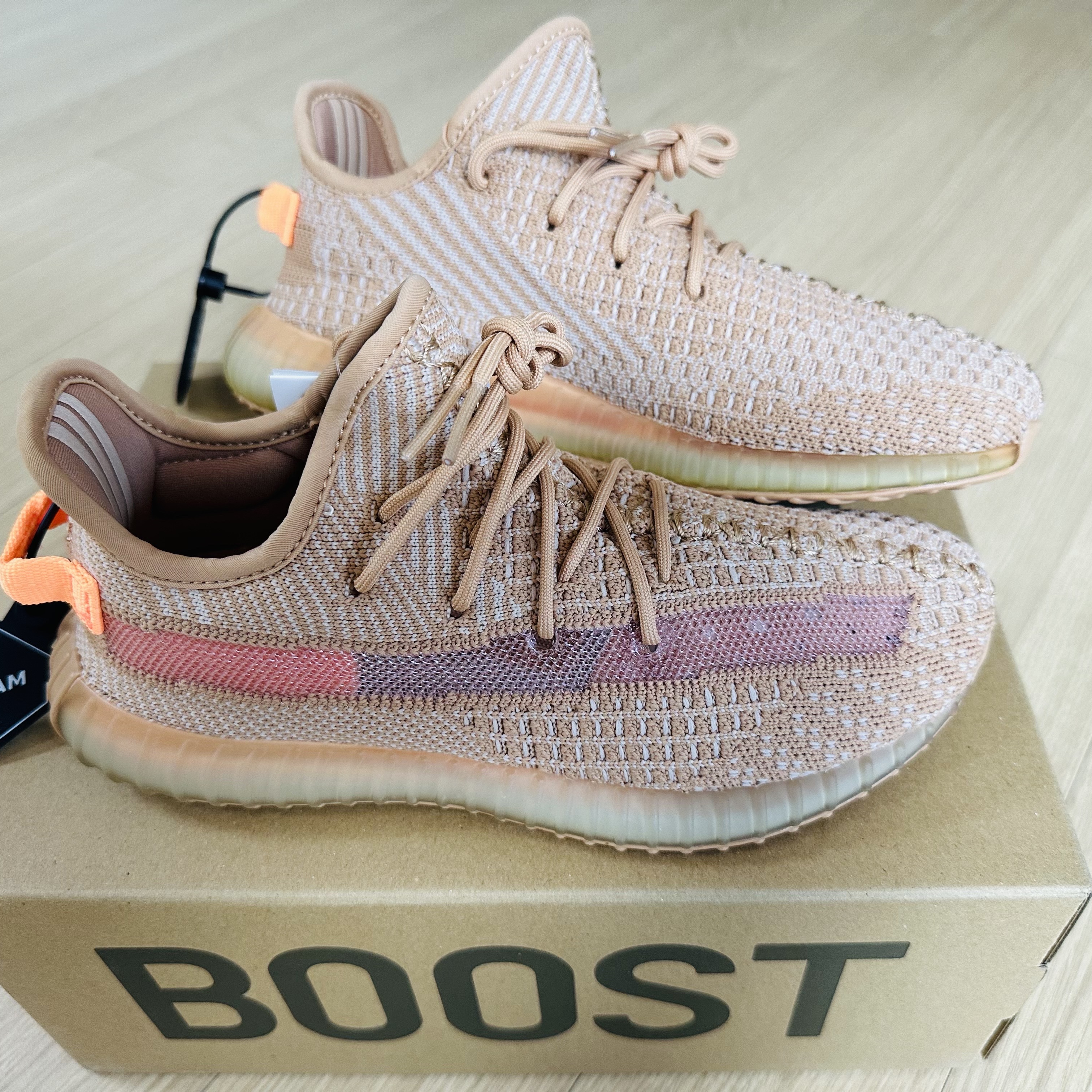 (Kids) Adidas Yeezy Boost 350 V2 Clay 착용 스타일 - 4