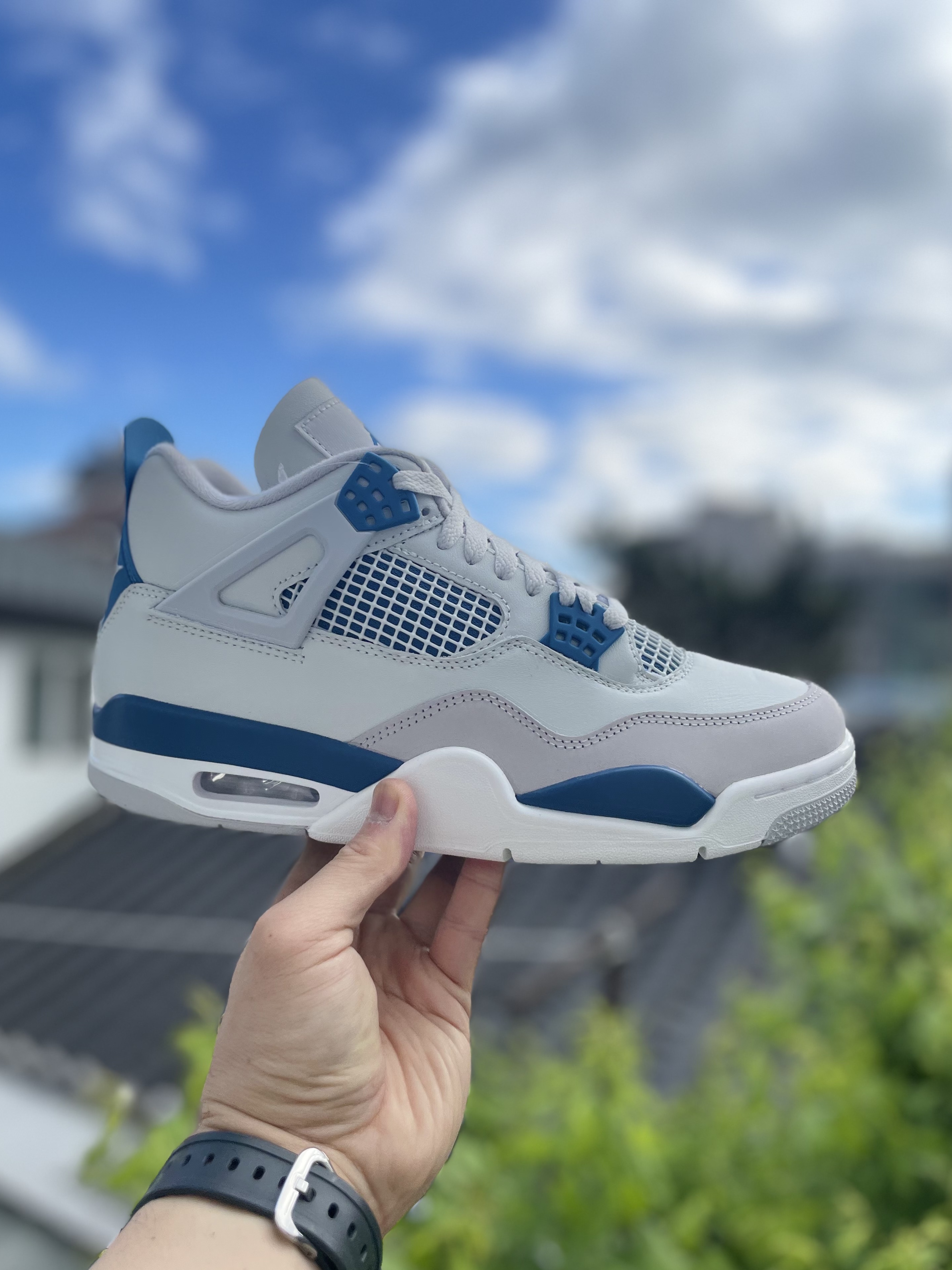 Jordan 4 Retro Industrial Blue 착용 스타일