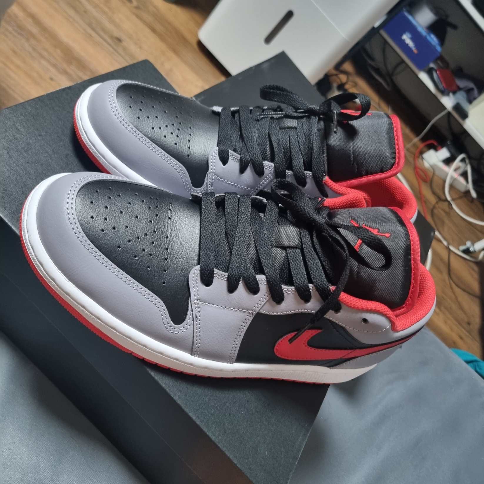 Jordan 1 Low Black Light Smoke Grey 착용 스타일