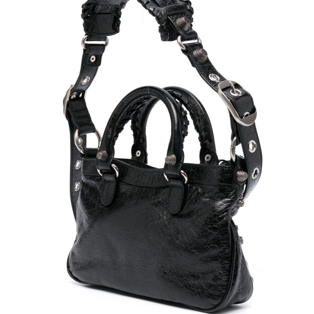Balenciaga Neo Cagole Small Tote Bag Black 착용 스타일 - 4