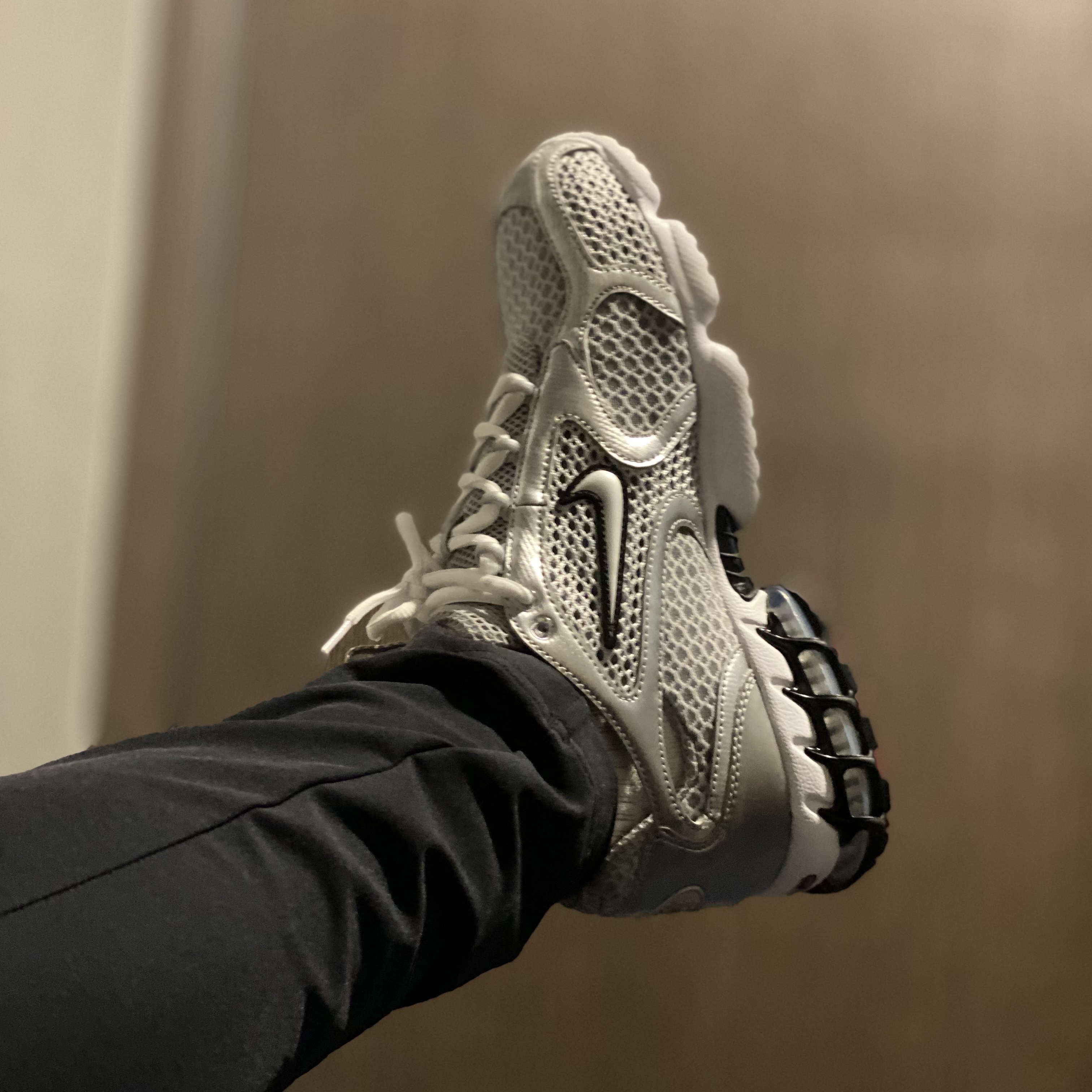 Nike Air Zoom Spiridon Cage 2 Metallic Silver 착용 스타일
