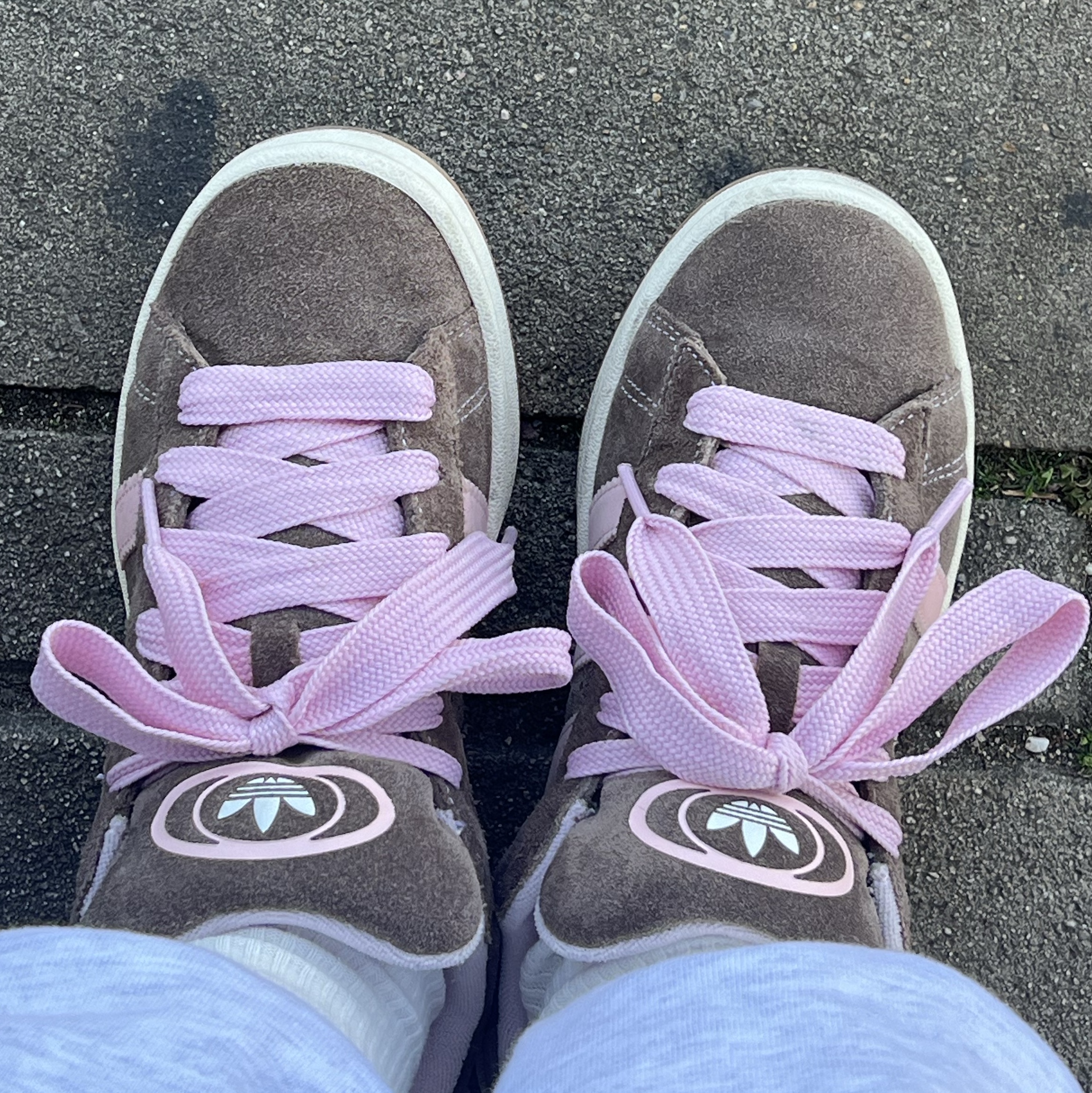 Adidas Campus 00s Dust Cargo Clear Pink 착용 스타일