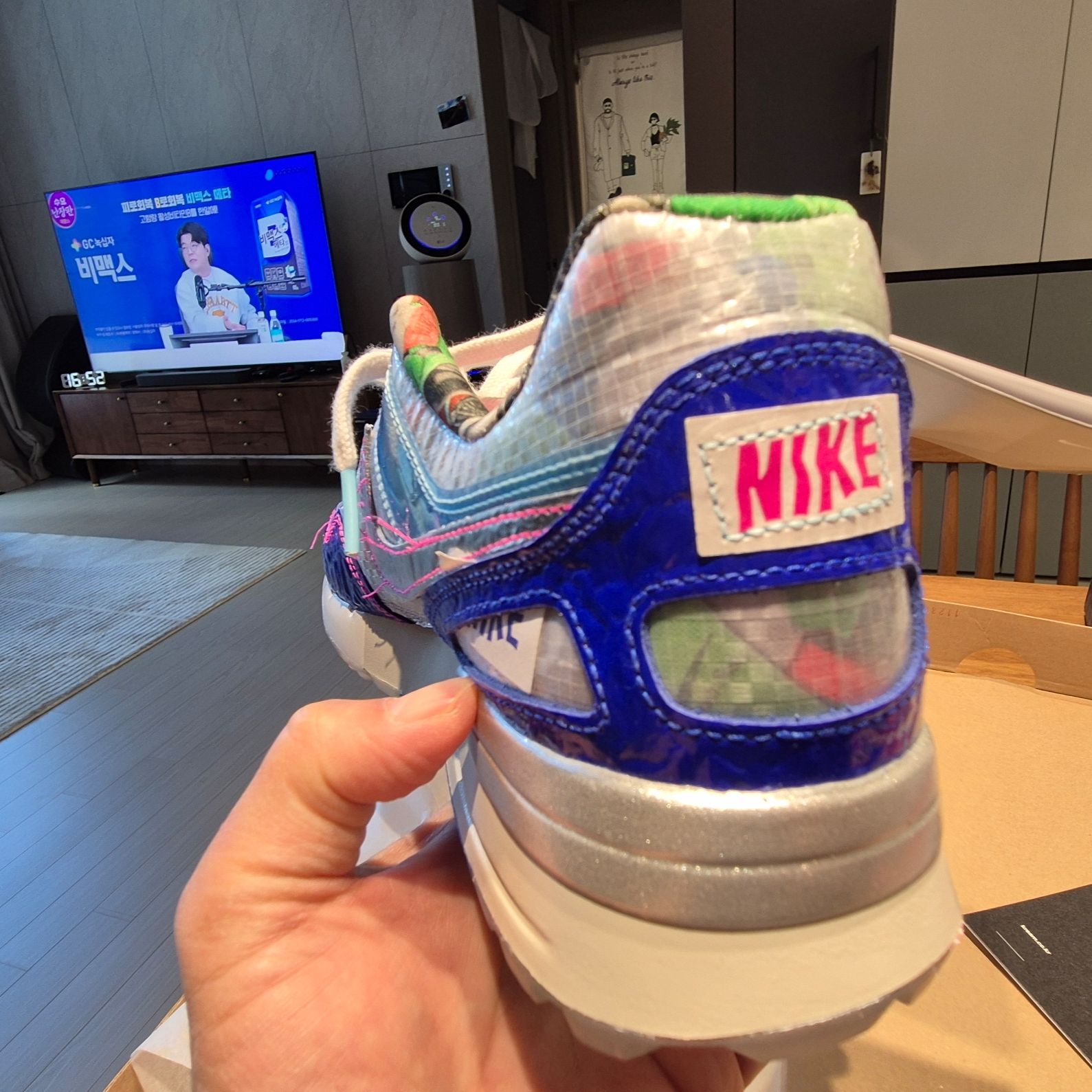 Nike Air Pegasus 89 Golf NRG Metallic Silver Racer Blue 착용 스타일 - 2