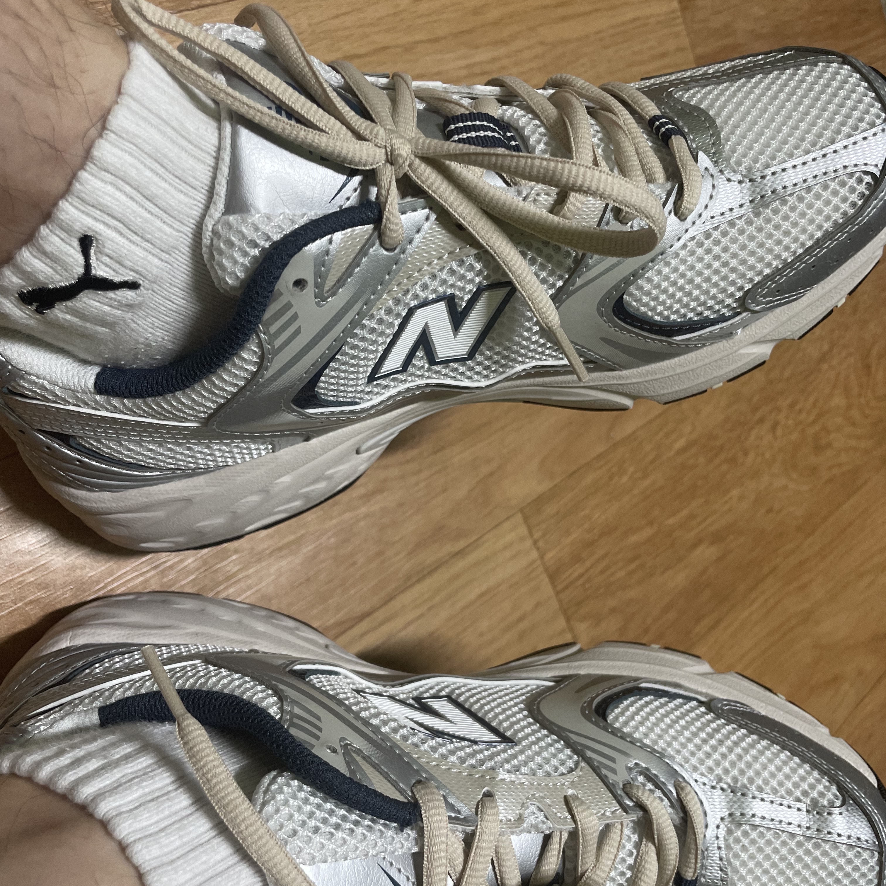 New Balance 530 Steel Grey 착용 스타일