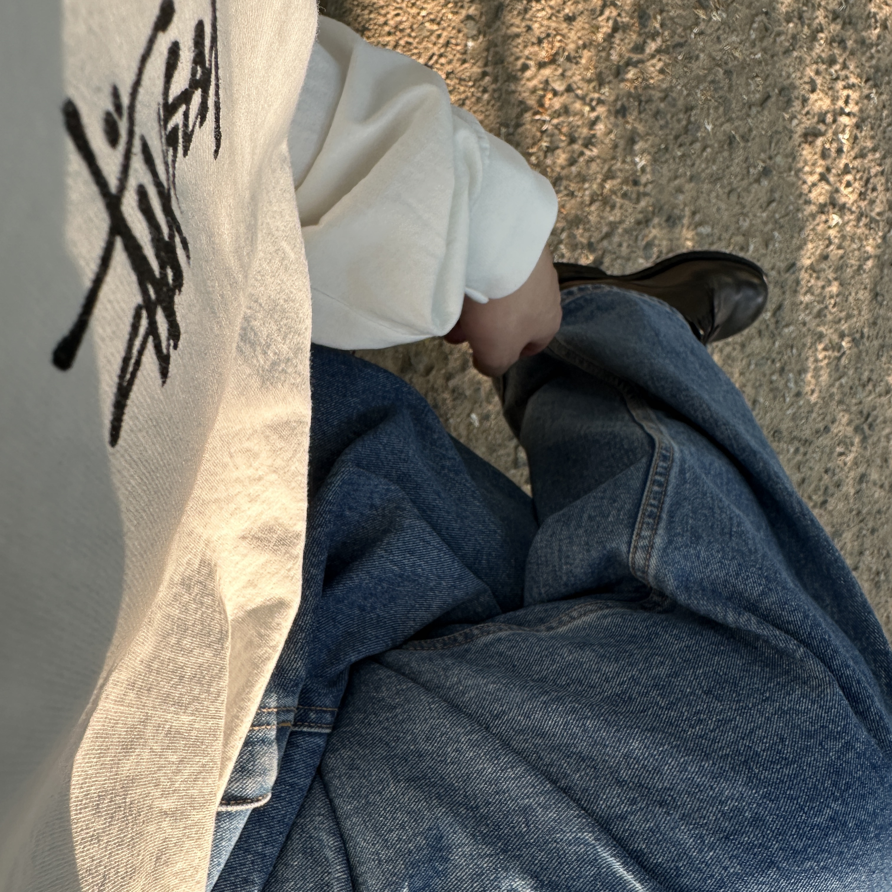 Stussy Basic Stussy T-Shirt White 2024, 2025 착용 스타일