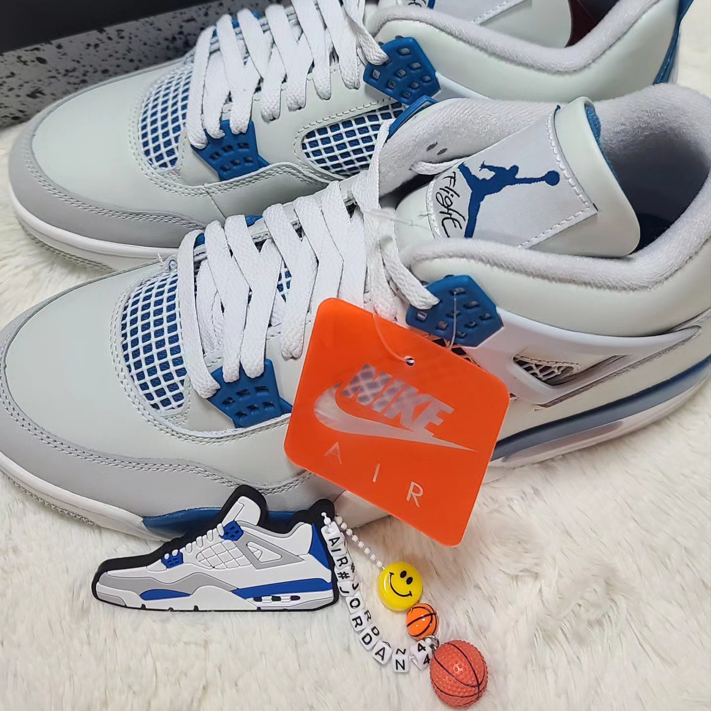 Jordan 4 Retro Industrial Blue 착용 스타일 - 1
