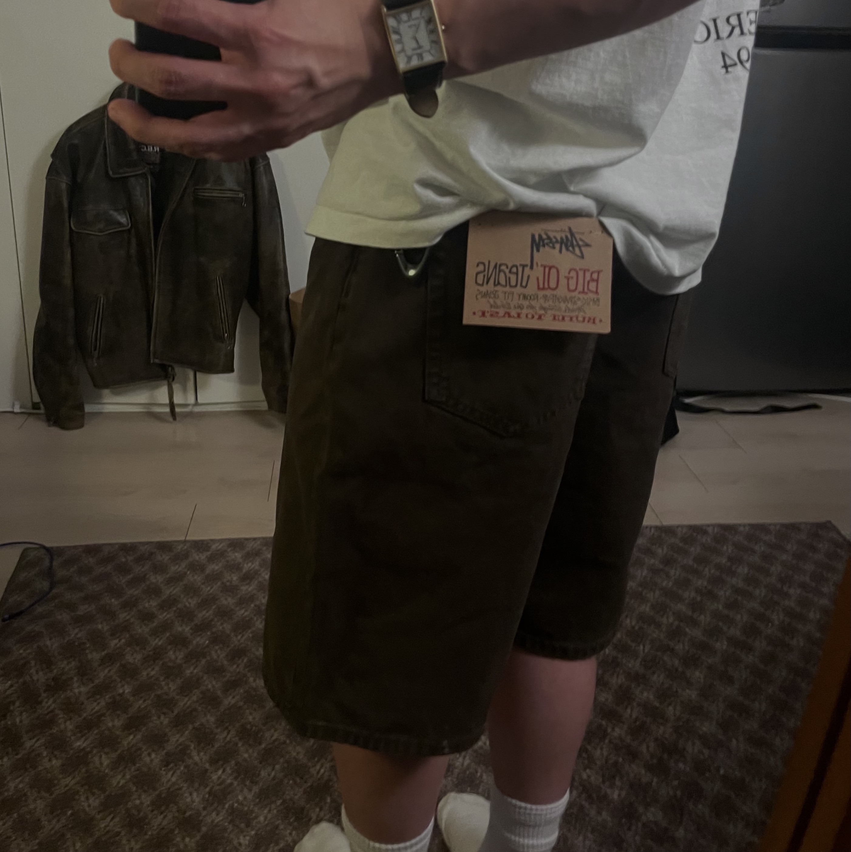 Stussy Washed Canvas Big OL' Shorts Brown 착용 스타일