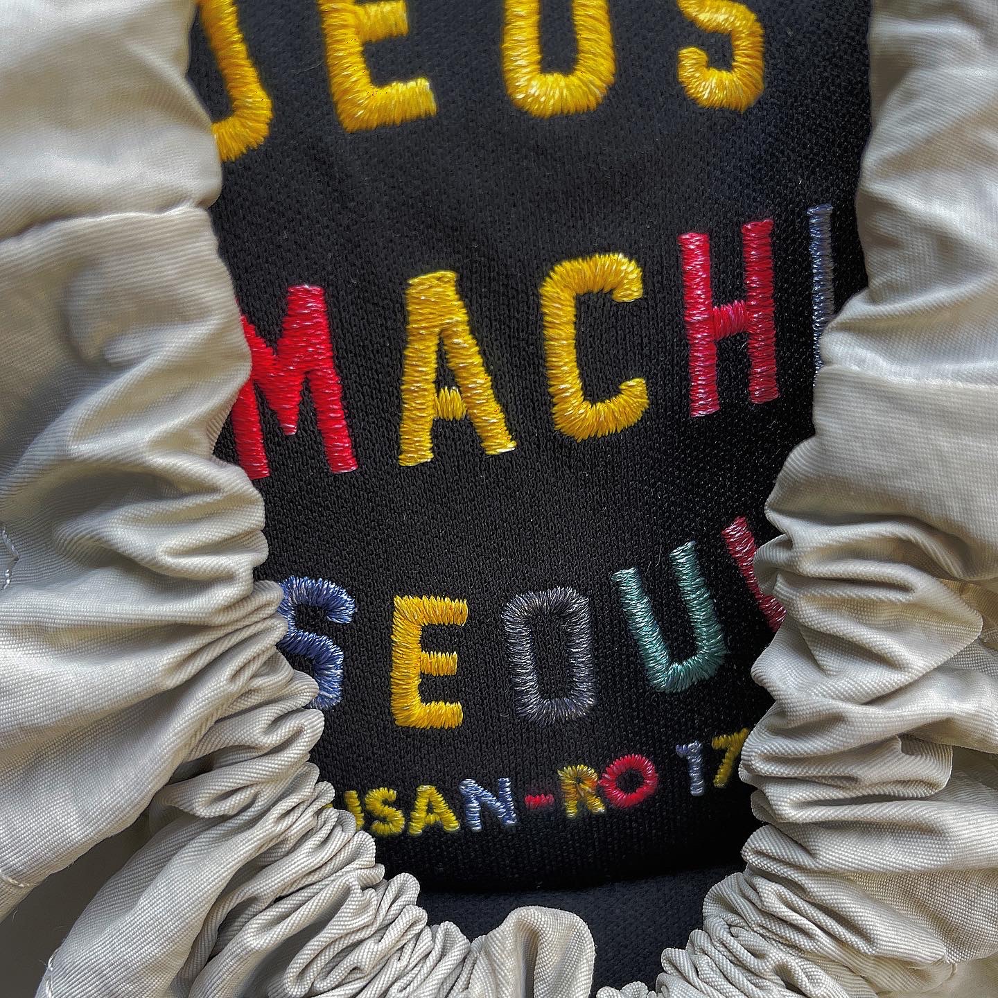 Peaceminusone Bulldog Clip Pin Set #1 Yellow, Jordan 1 Retro Chicago 2013 착용 스타일 - 8