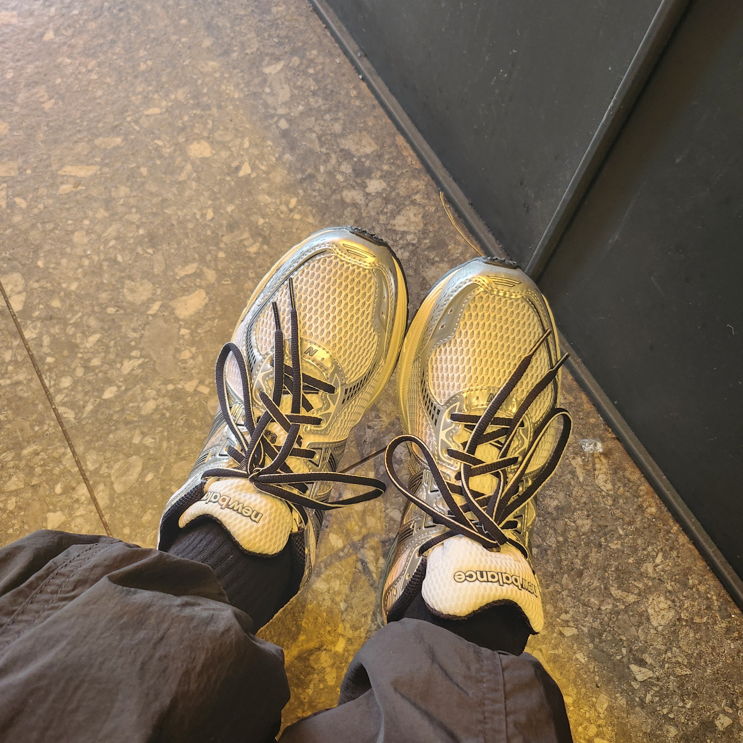 New Balance 860v2 Optic White 착용 스타일 - 2