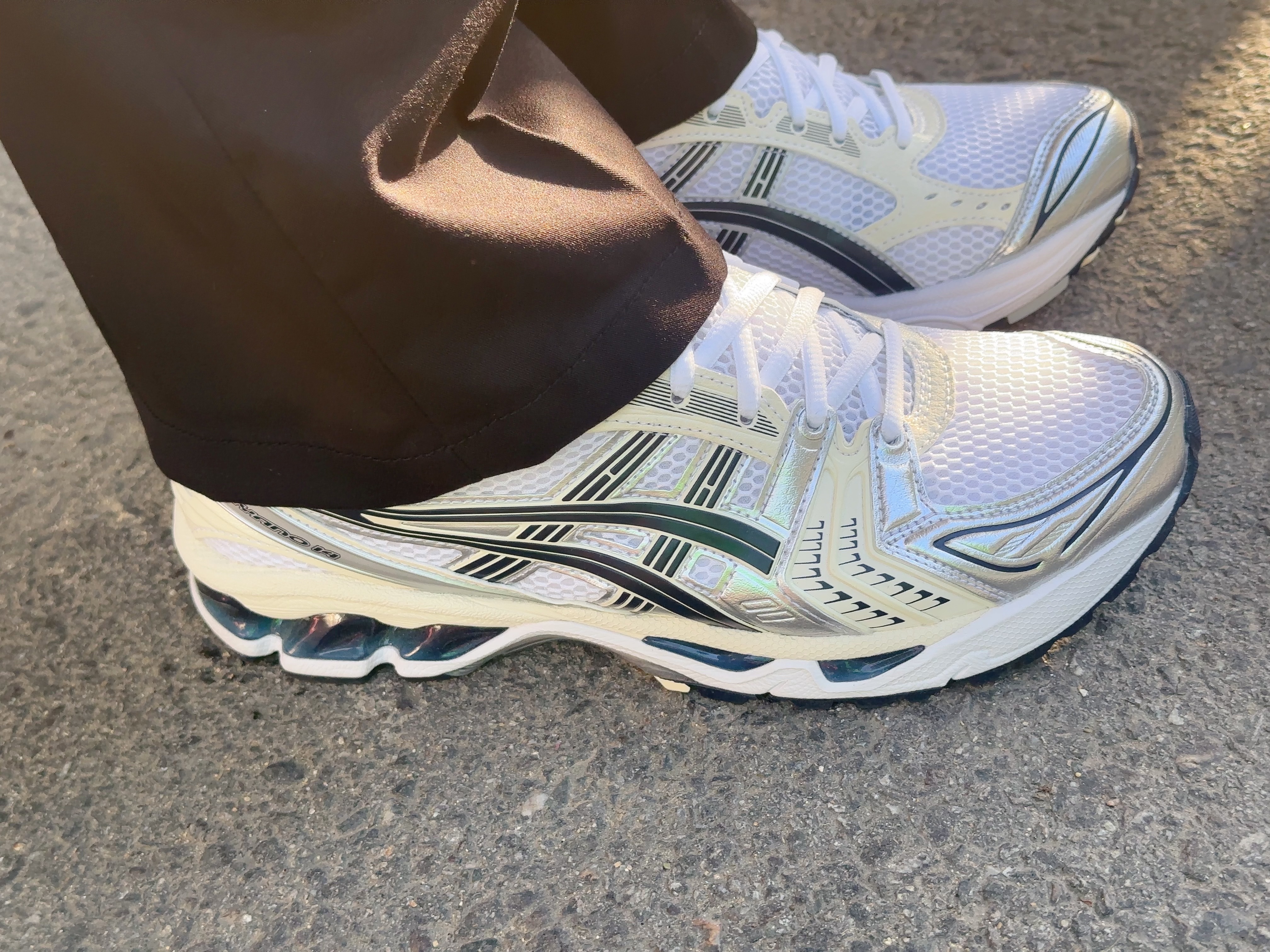 (W) Asics Gel-Kayano 14 White Midnight 착용 스타일 - 2