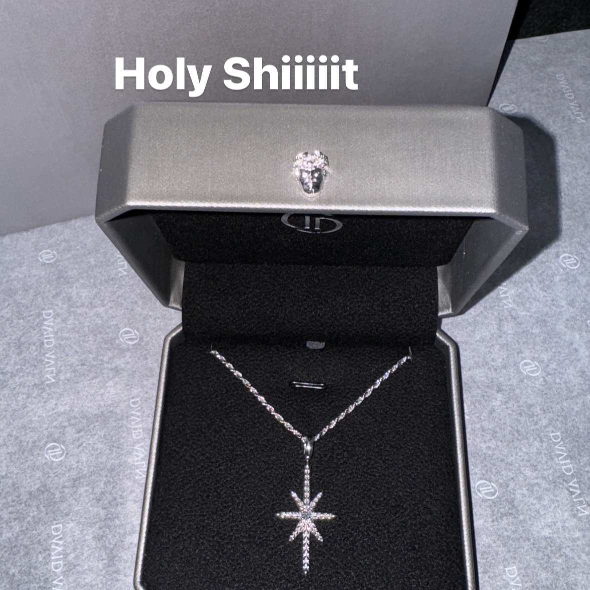 [KREAM 단독 / 프리오더] KID MIILI x DAVID AVLN Glacier Diamond Pendant 착용 스타일