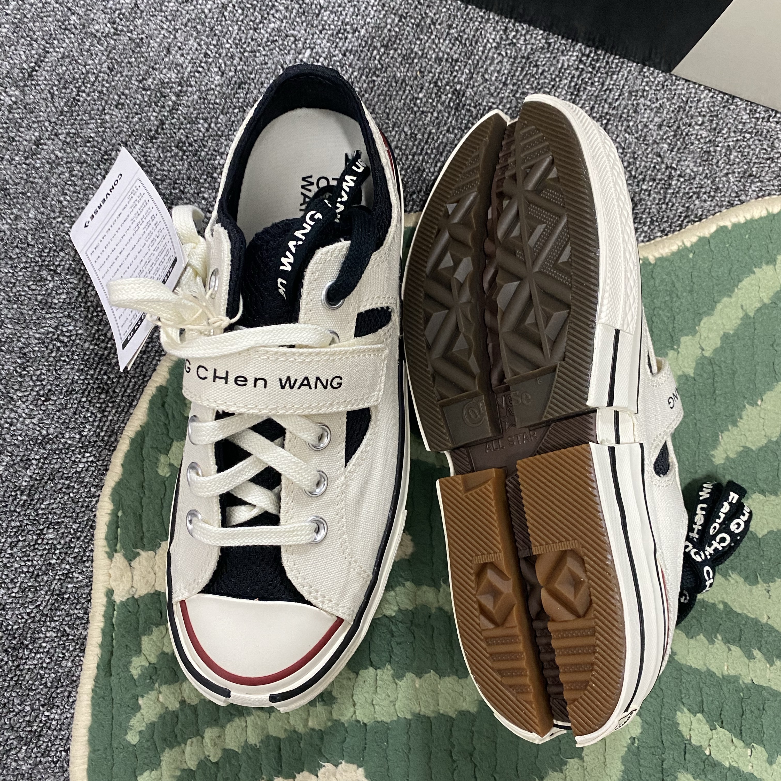 Converse x Feng Chen Wang Chuck 70 Ox 2-in-1 Egret 착용 스타일 - 1