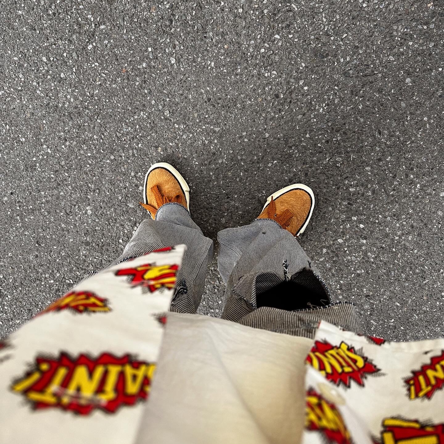 Saint Mxxxxxx Denim Pants Hickory Stripe, SAINT Mxxxxxx x Freedom S/S T-Shirt White - 24SS 착용 스타일 - 3