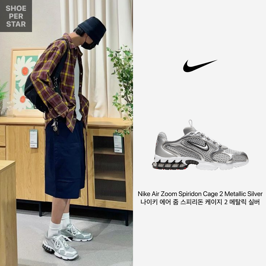 Nike Air Zoom Spiridon Cage 2 Metallic Silver 착용 스타일 - 1