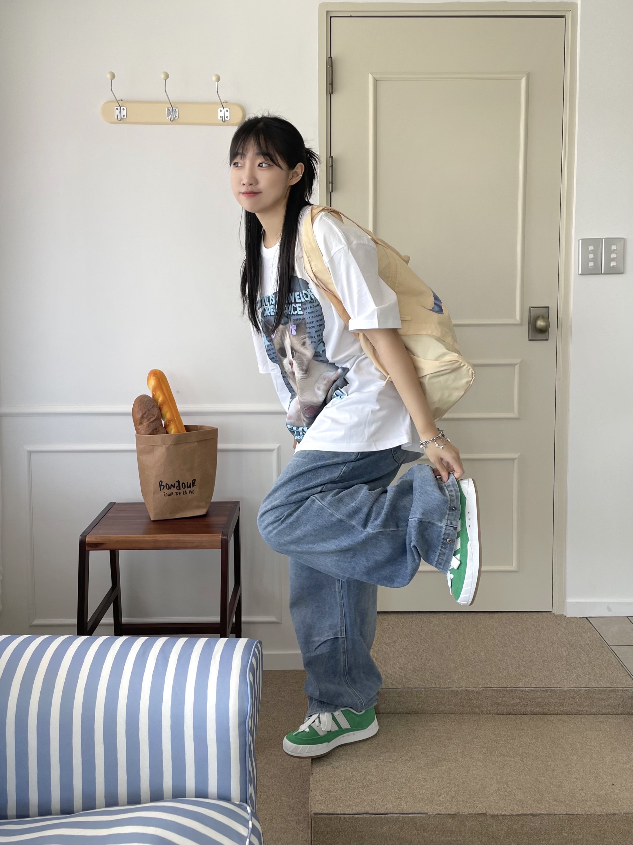 Adidas Adimatic Green, Nike Gym Club Duffle Bag 24L Pale Vanilla 착용 스타일 - 1