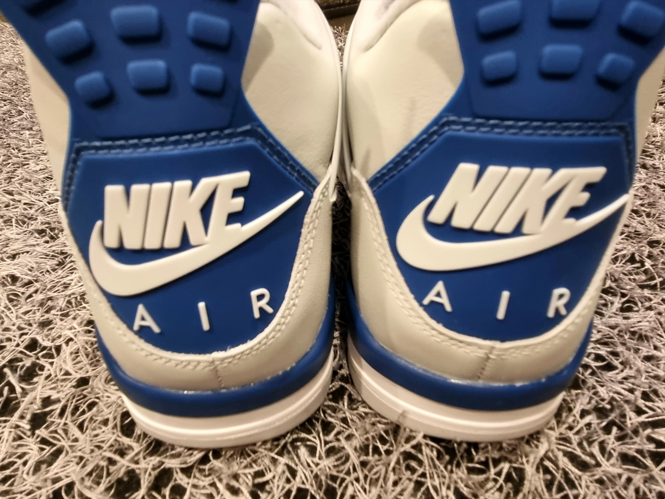 Jordan 4 Retro Industrial Blue 착용 스타일 - 5
