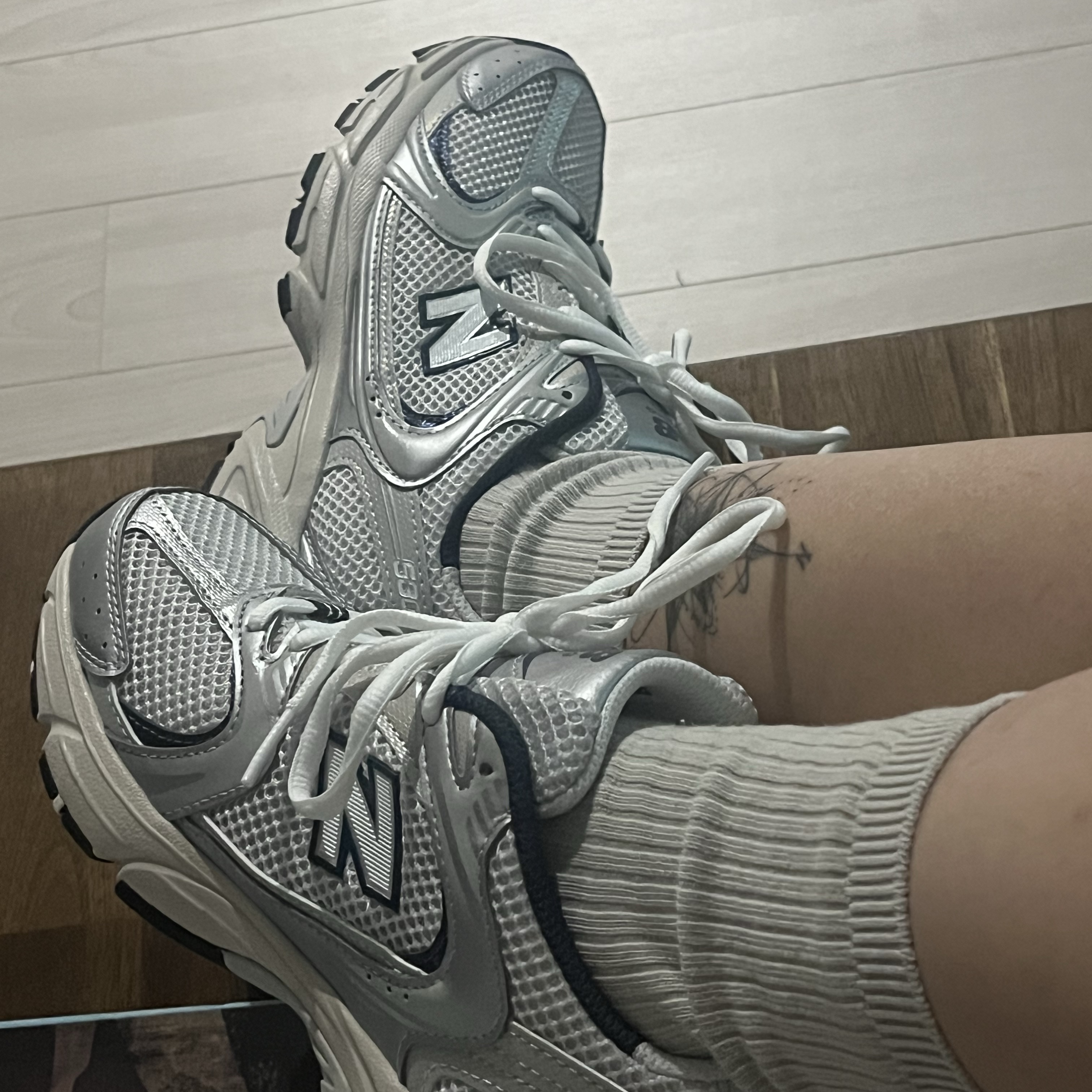 New Balance 530 Steel Grey 착용 스타일