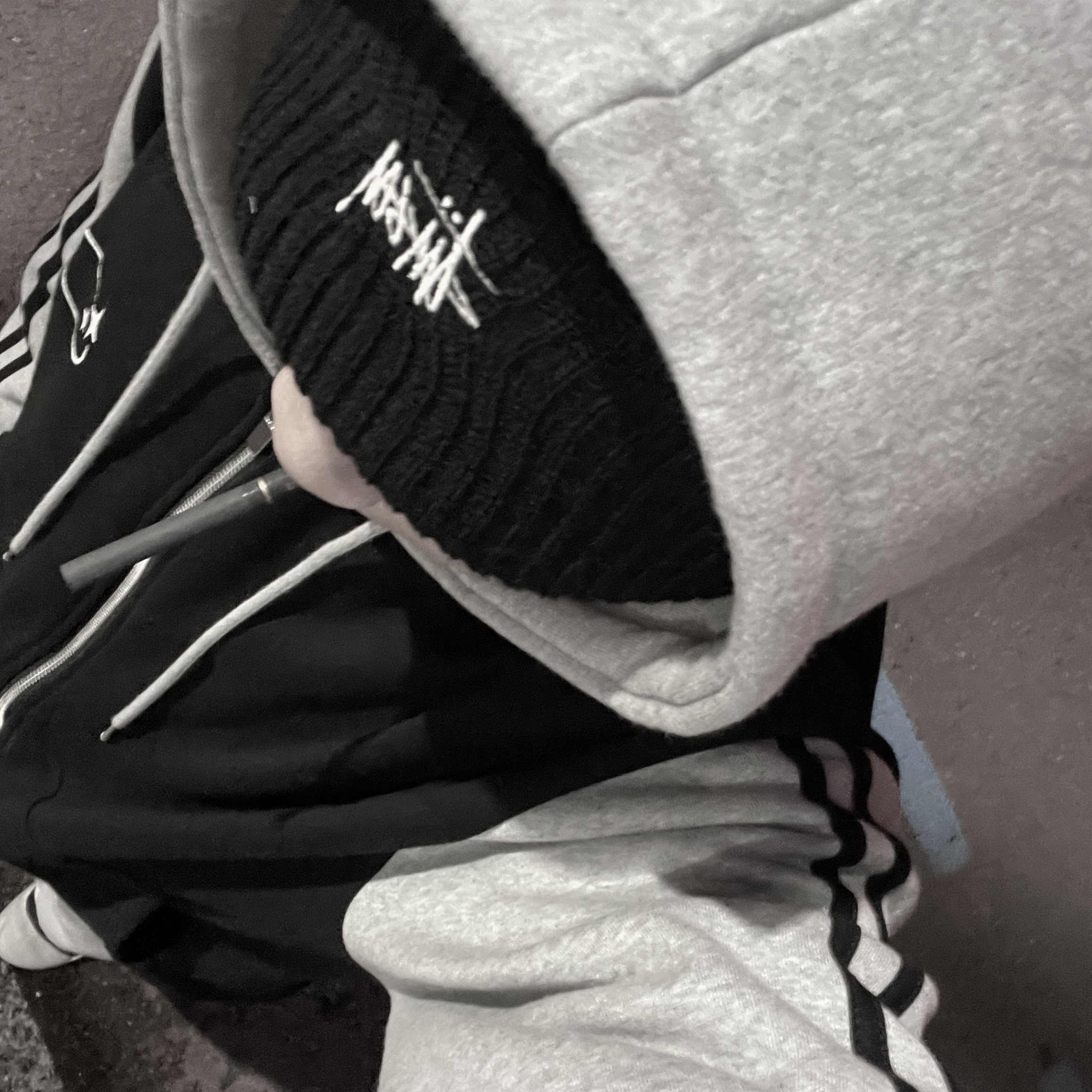 Stussy Basic Cuff Beanie Black 착용 스타일