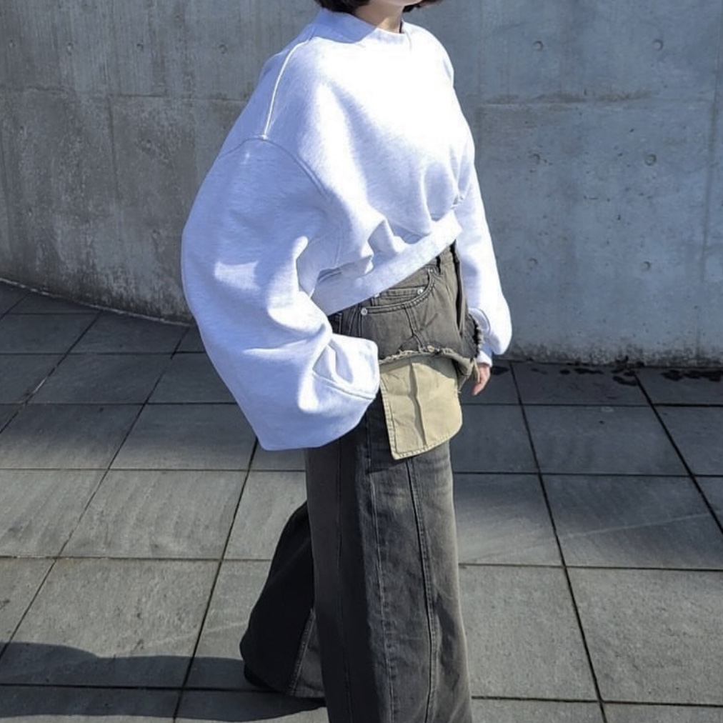 TRUNKPROJECT Logo Cropped Sweatshirt Beige, TRUNKPROJECT Logo Cropped Sweatshirt Orange 착용 스타일