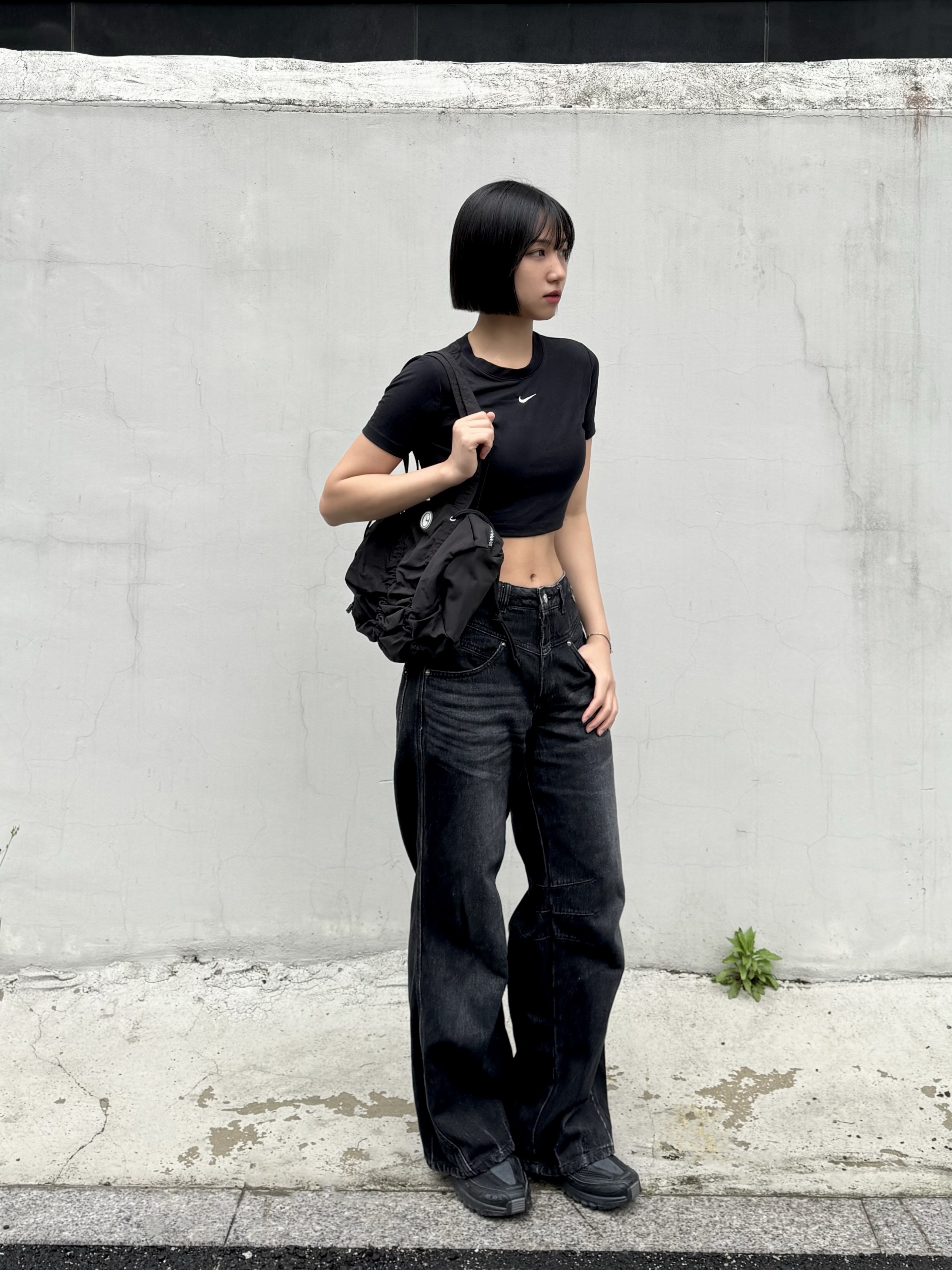 (W) Nike NSW Essential Slim Fit Crop T-Shirt Black - Asia 착용 스타일 - 1