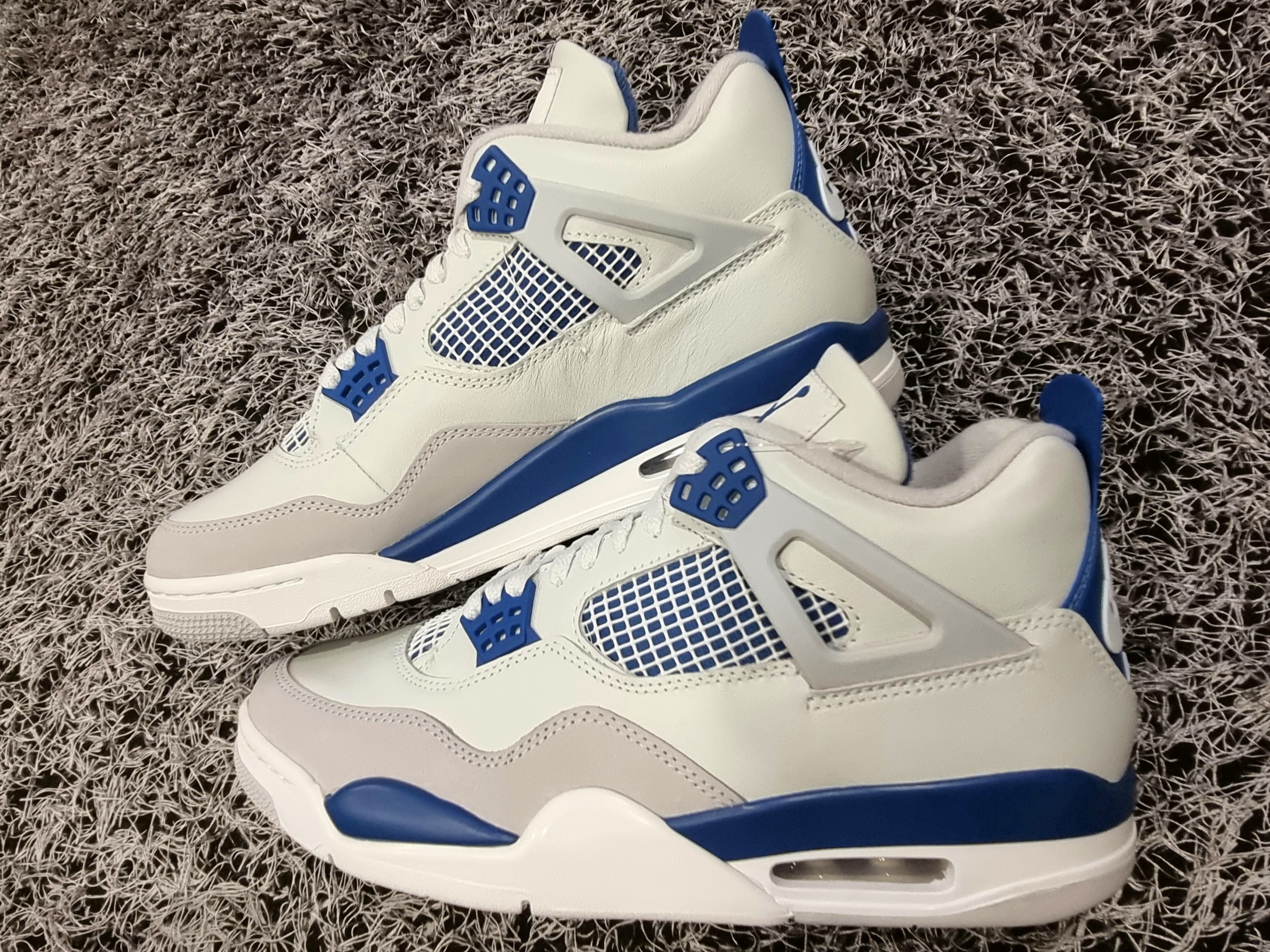 Jordan 4 Retro Industrial Blue 착용 스타일 - 3