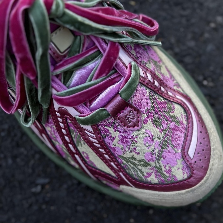 New Balance 1906R Lunar New Year Pink, (W) New Balance x Jack Harlow 550 White Green - B Standard 착용 스타일 - 3