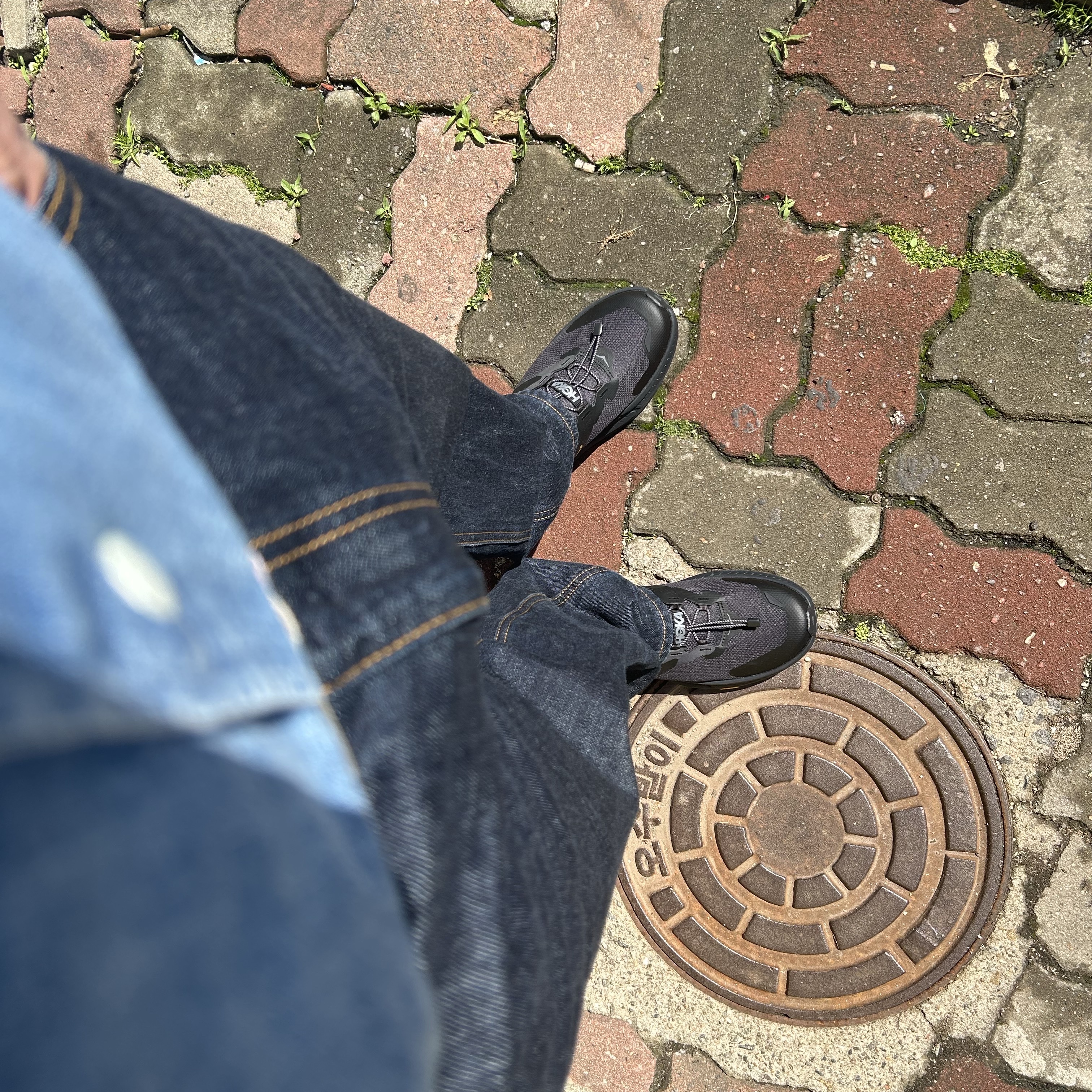 Hoka Transport Black 착용 스타일