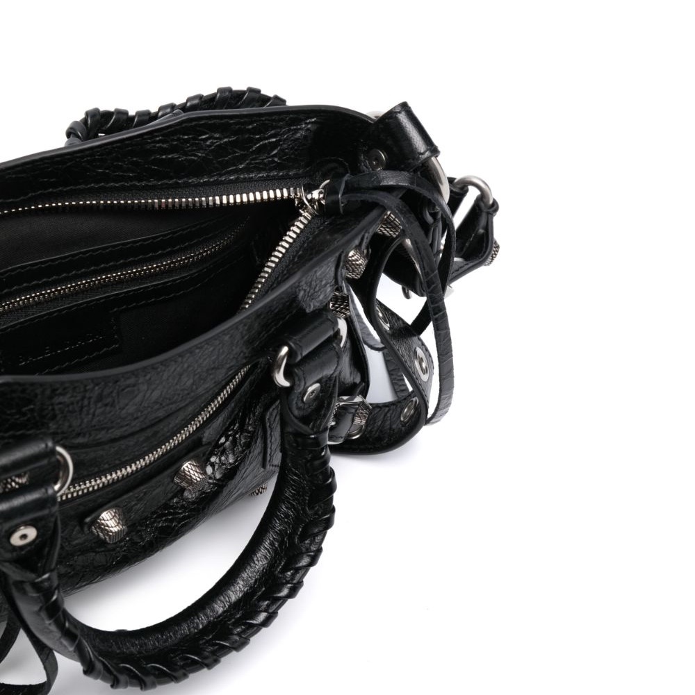 Balenciaga Neo Cagole Small Tote Bag Black 착용 스타일 - 3