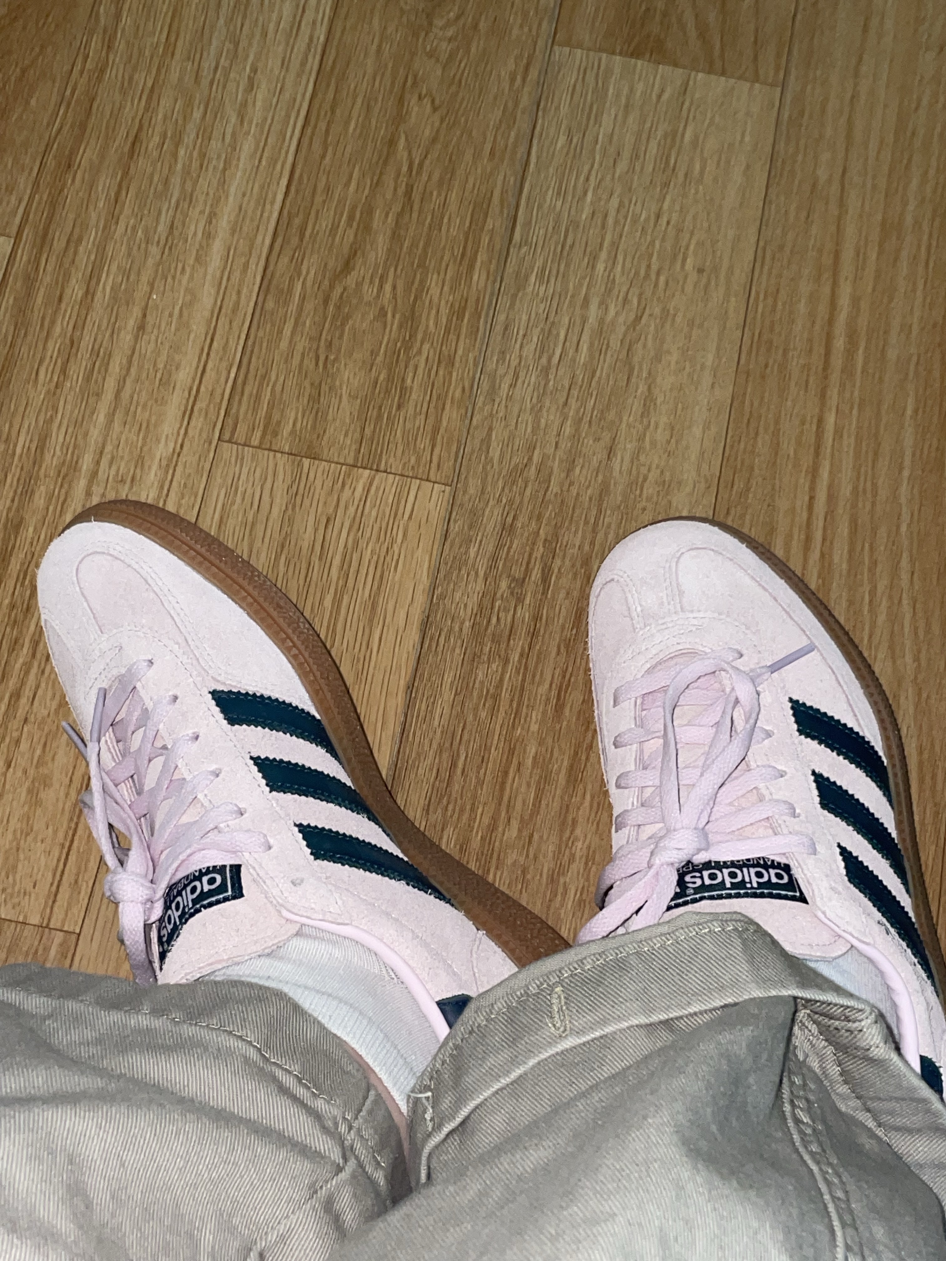 (W) Adidas Spezial Handball Clear Pink, Aeae Web Logo Camo 5-Pannel Cap Green 착용 스타일 - 2